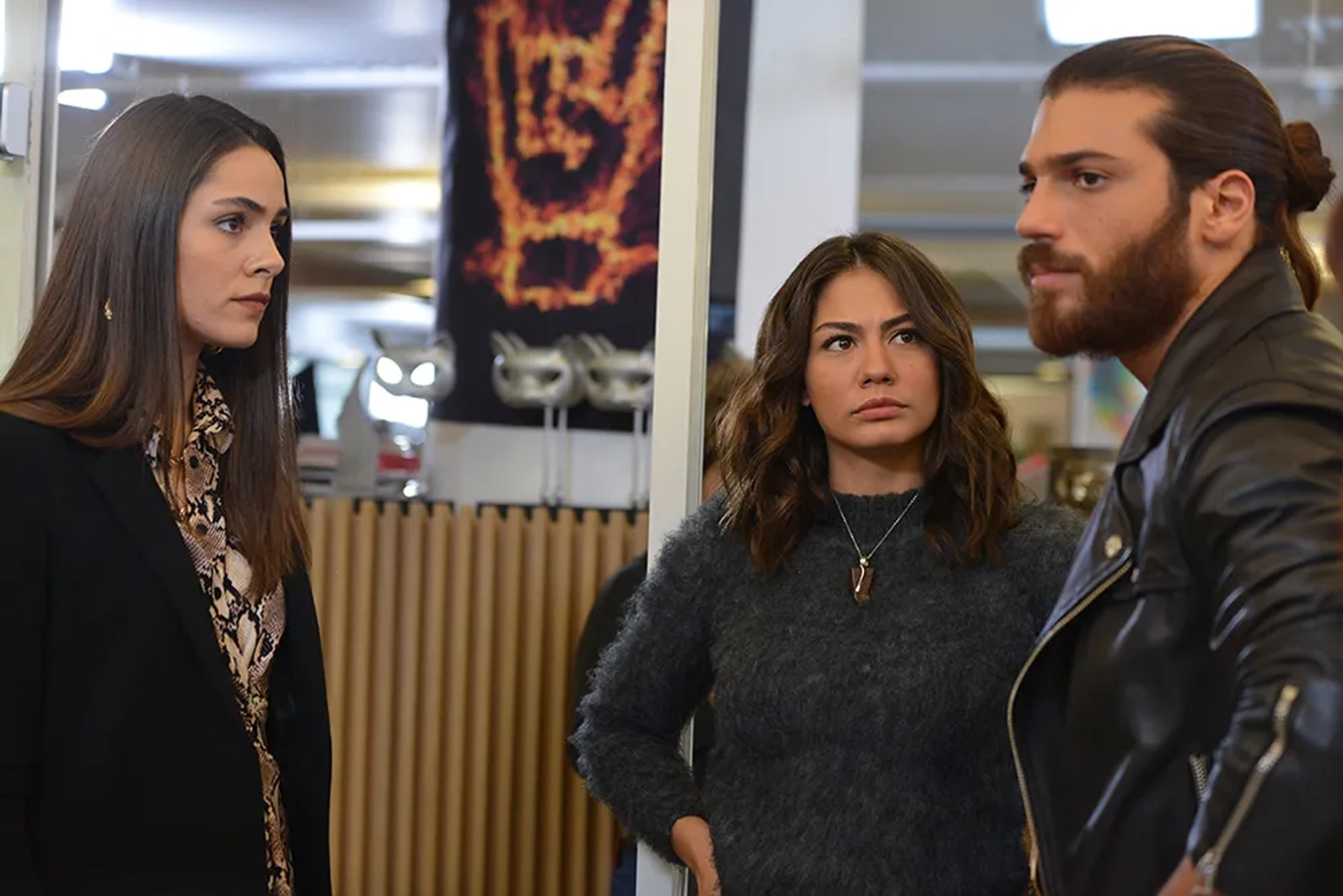 Demet Özdemir, Can Yaman, and Asli Melisa Uzun in Daydreamer (2018)