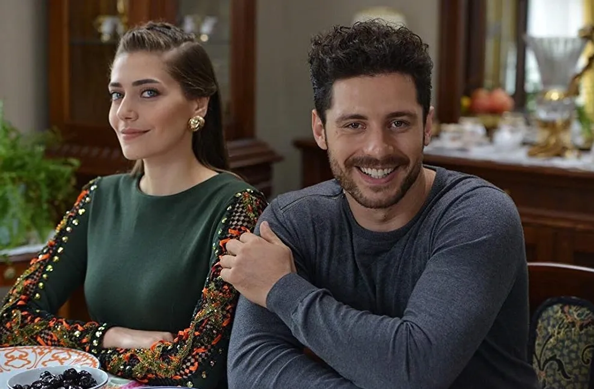 Öznur Serçeler and Ali Yagci in Daydreamer (2018)