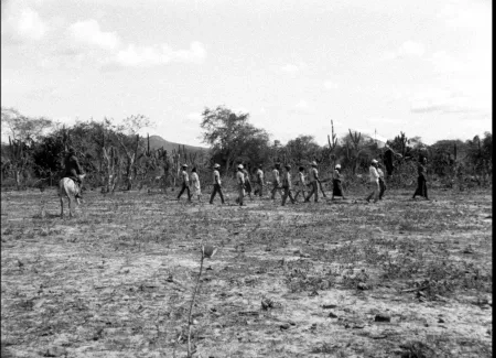 فیلم خدا و شیطان در سرزمین خورشید (Black God, White Devil 1964)