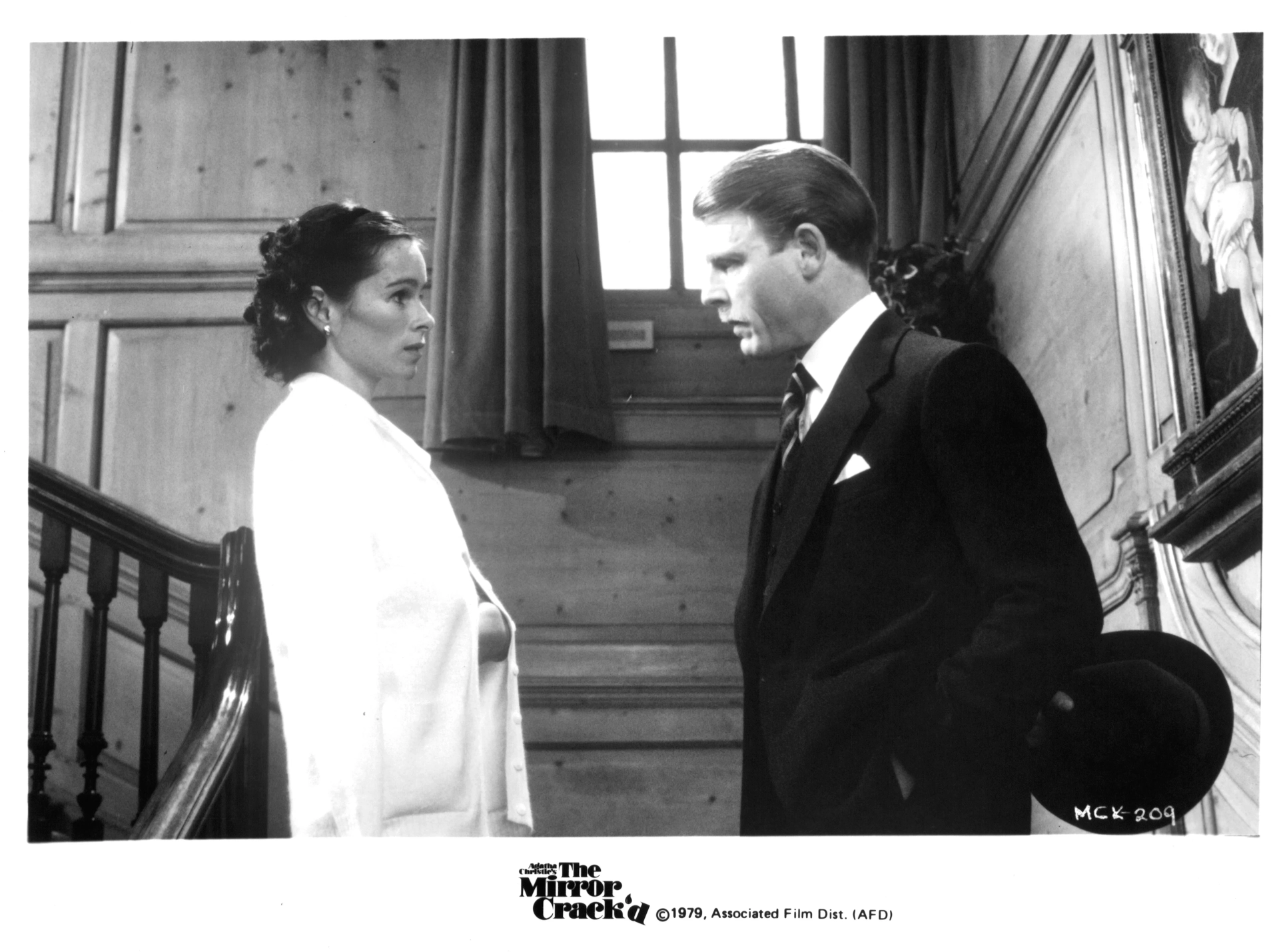 فیلم آینه ترک برداشت (The Mirror Crack'd 1980)