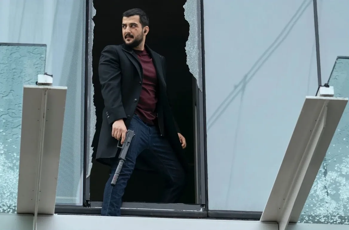 Phoenix Raei in The Night Agent (2023)