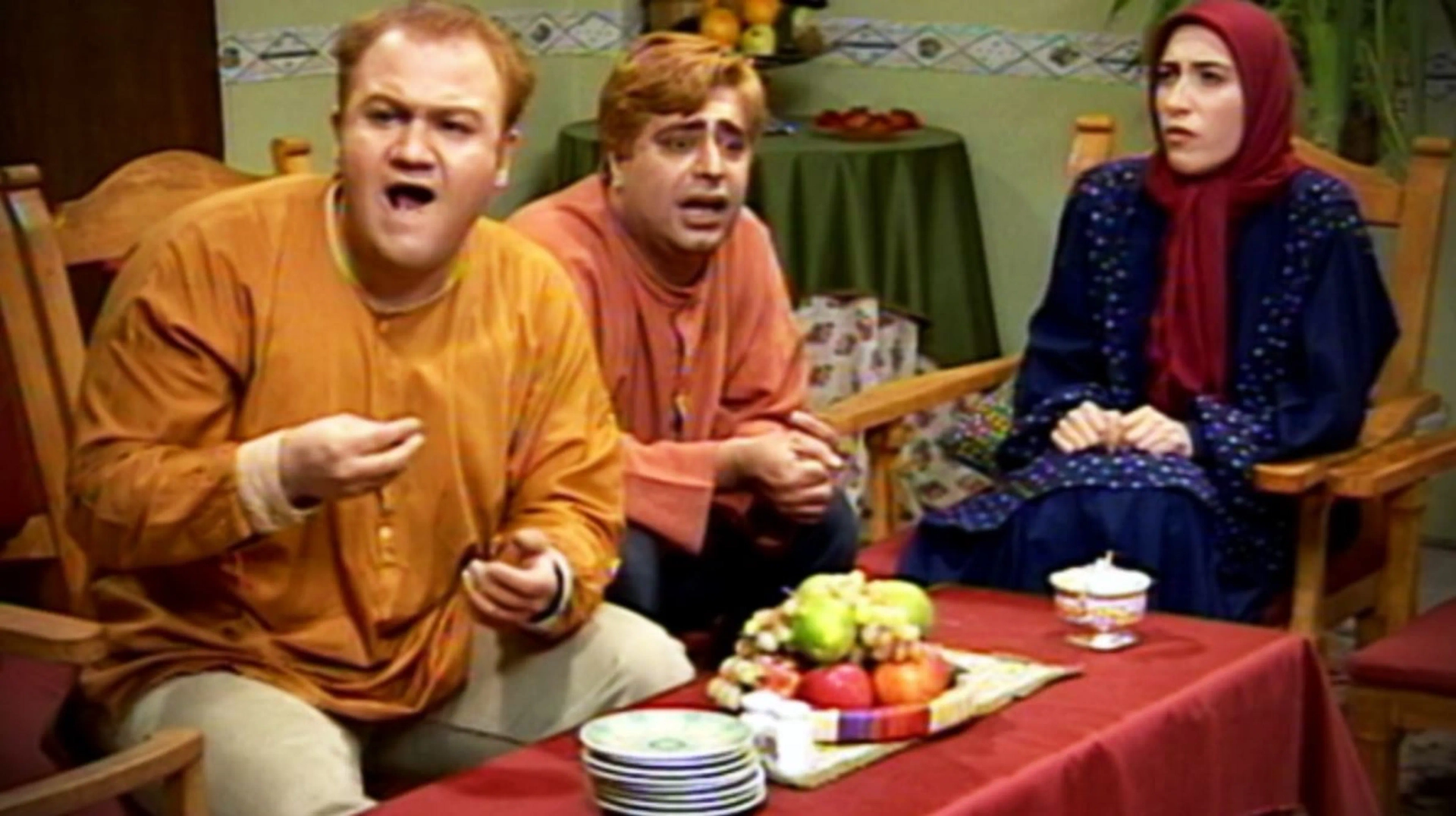 Falamak Jonidi, Reza Shafi' Jam, and Mehran Ghafoorian in In Chand Nanfar (1999)
