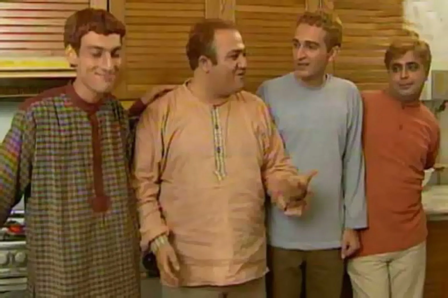 Arzhang Amirfazli, Reza Shafi' Jam, Mehran Ghafoorian, and Bijan Banafshekhah in In Chand Nanfar (1999)
