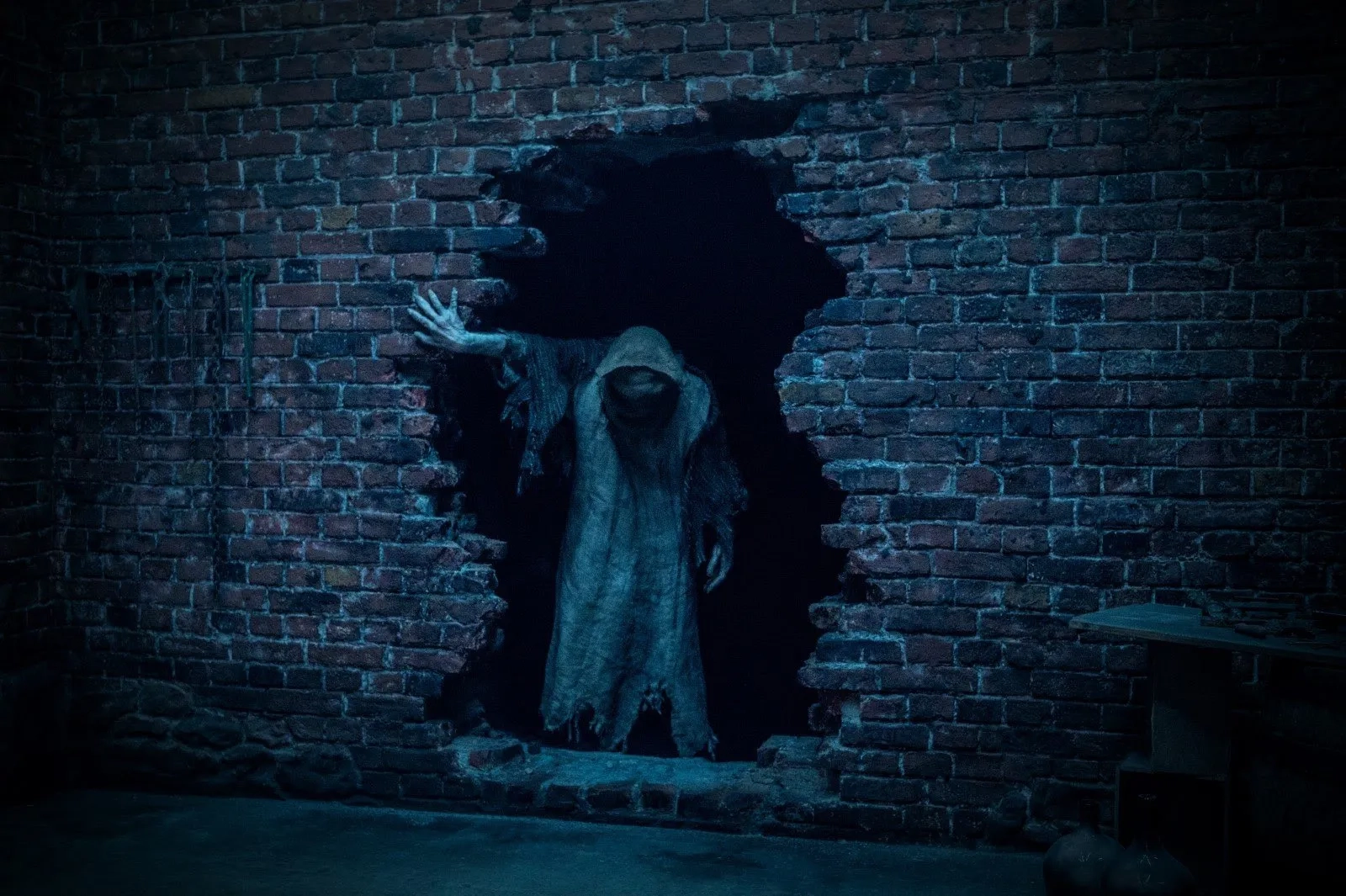 Anne Müller in Baghead (2023)