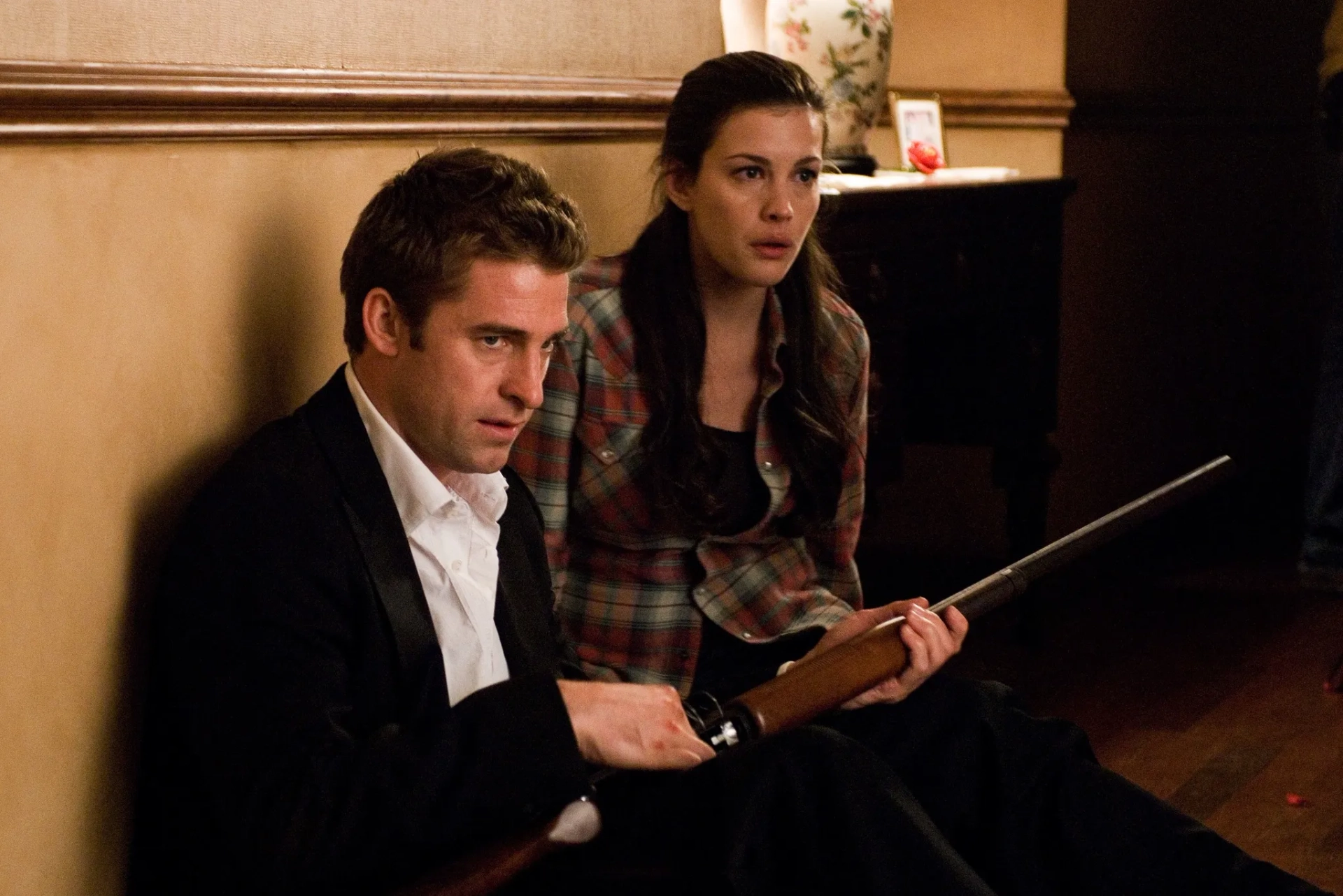 Liv Tyler and Scott Speedman in The Strangers (2008)