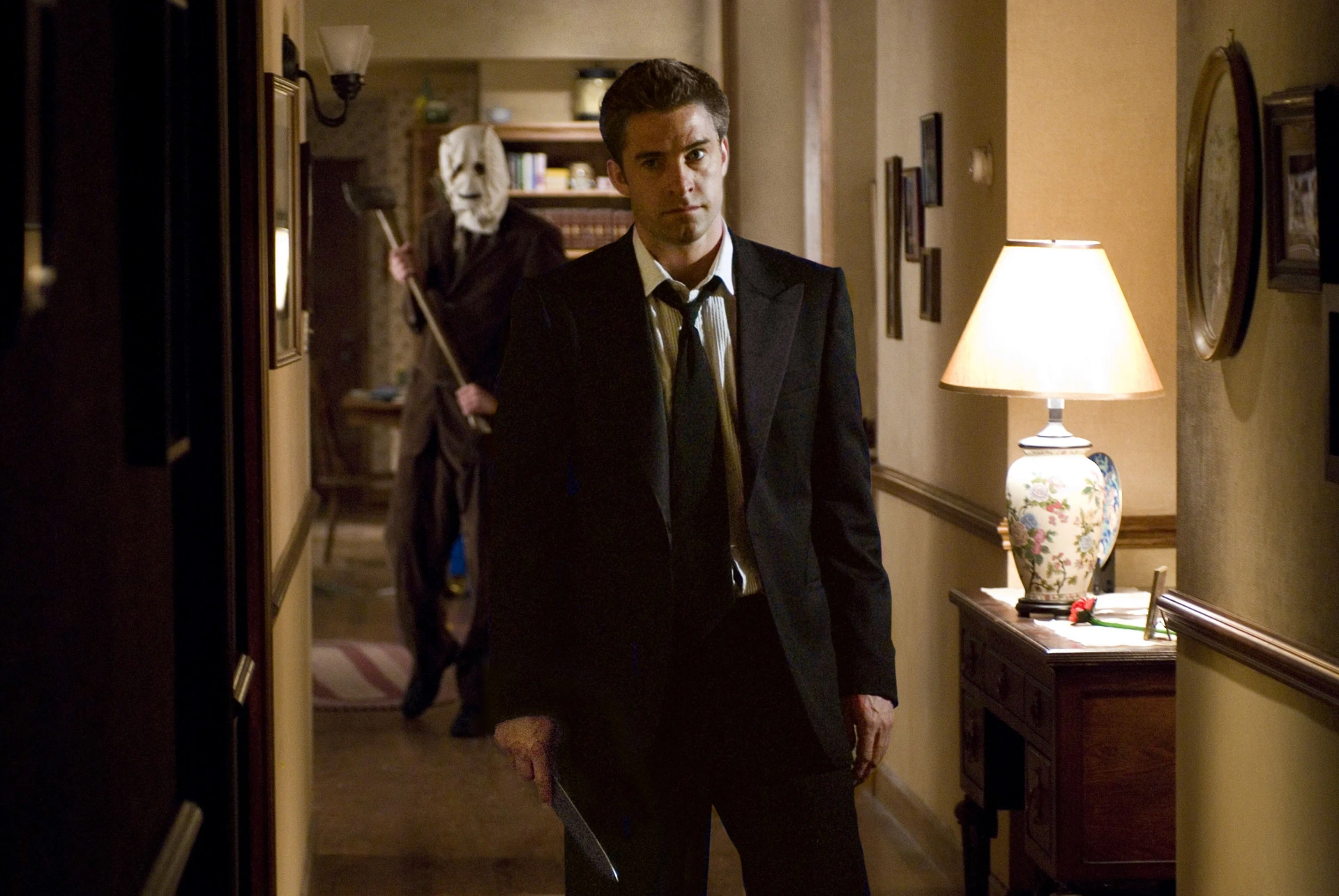 Scott Speedman and Kip Weeks in The Strangers (2008)