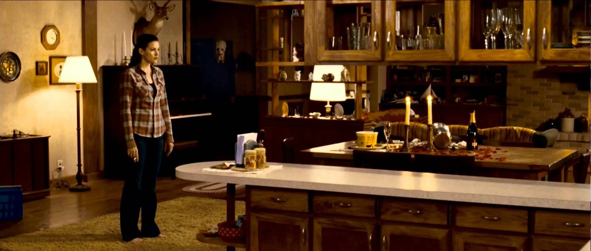 Liv Tyler and Kip Weeks in The Strangers (2008)