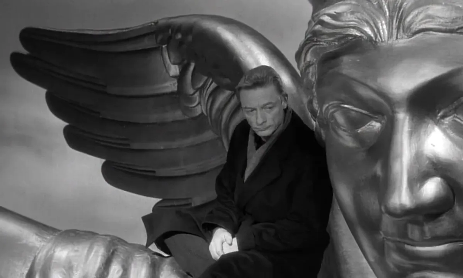 Otto Sander in Wings of Desire (1987)