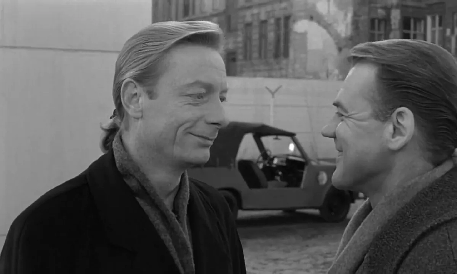 Bruno Ganz and Otto Sander in Wings of Desire (1987)