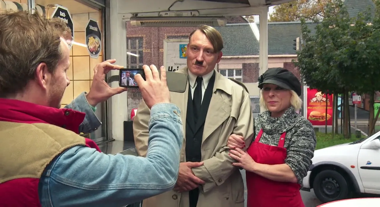 Fabian Busch and Oliver Masucci in Look Who's Back (2015)