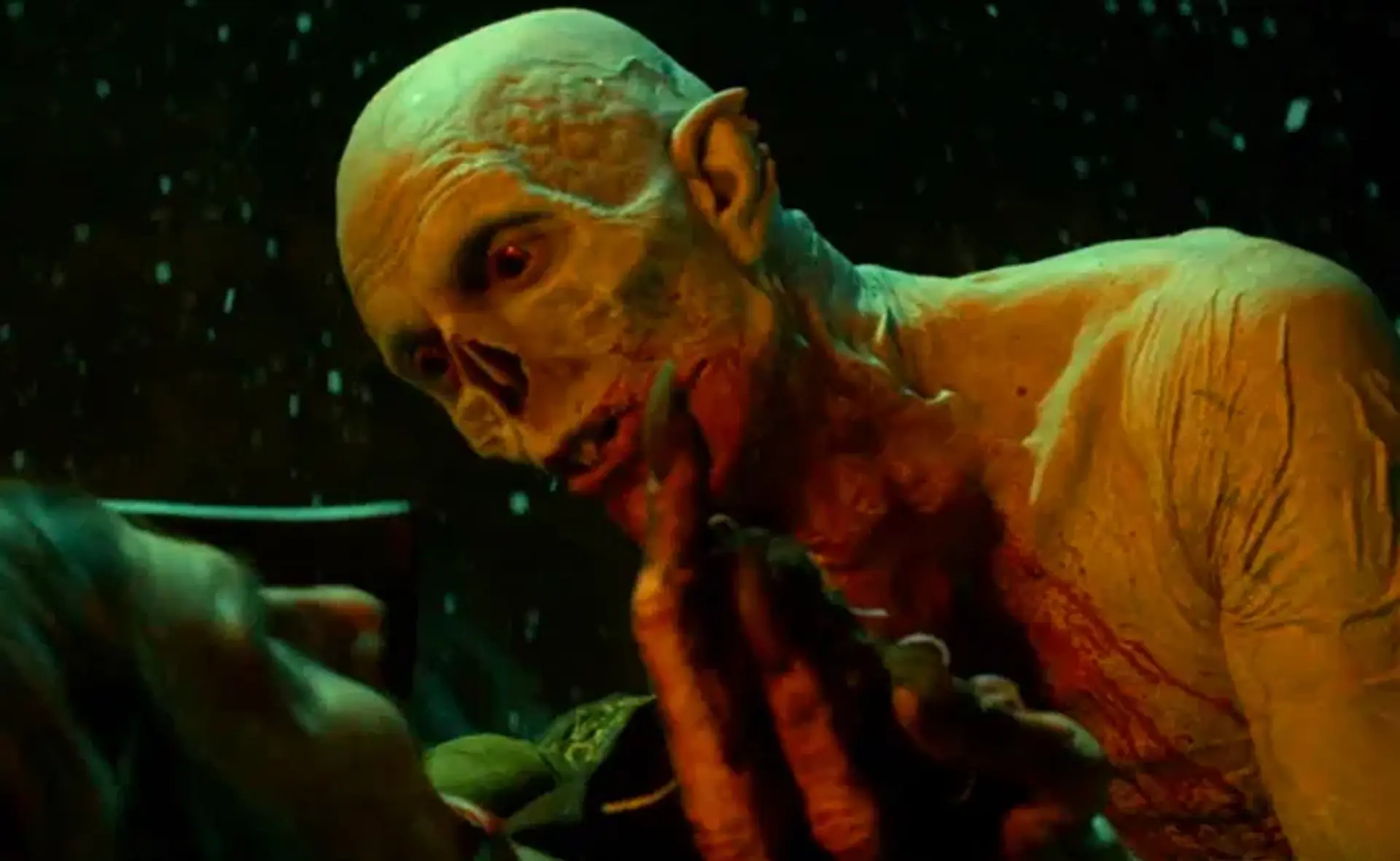 سریال دگردیسی (The Strain 2014)