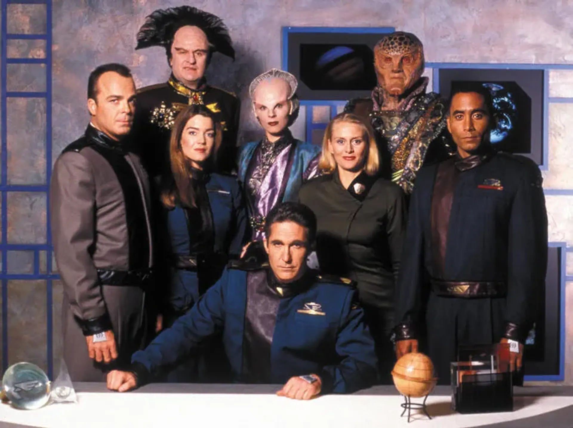 سریال بابیلون ۵ (Babylon 5 -1993)