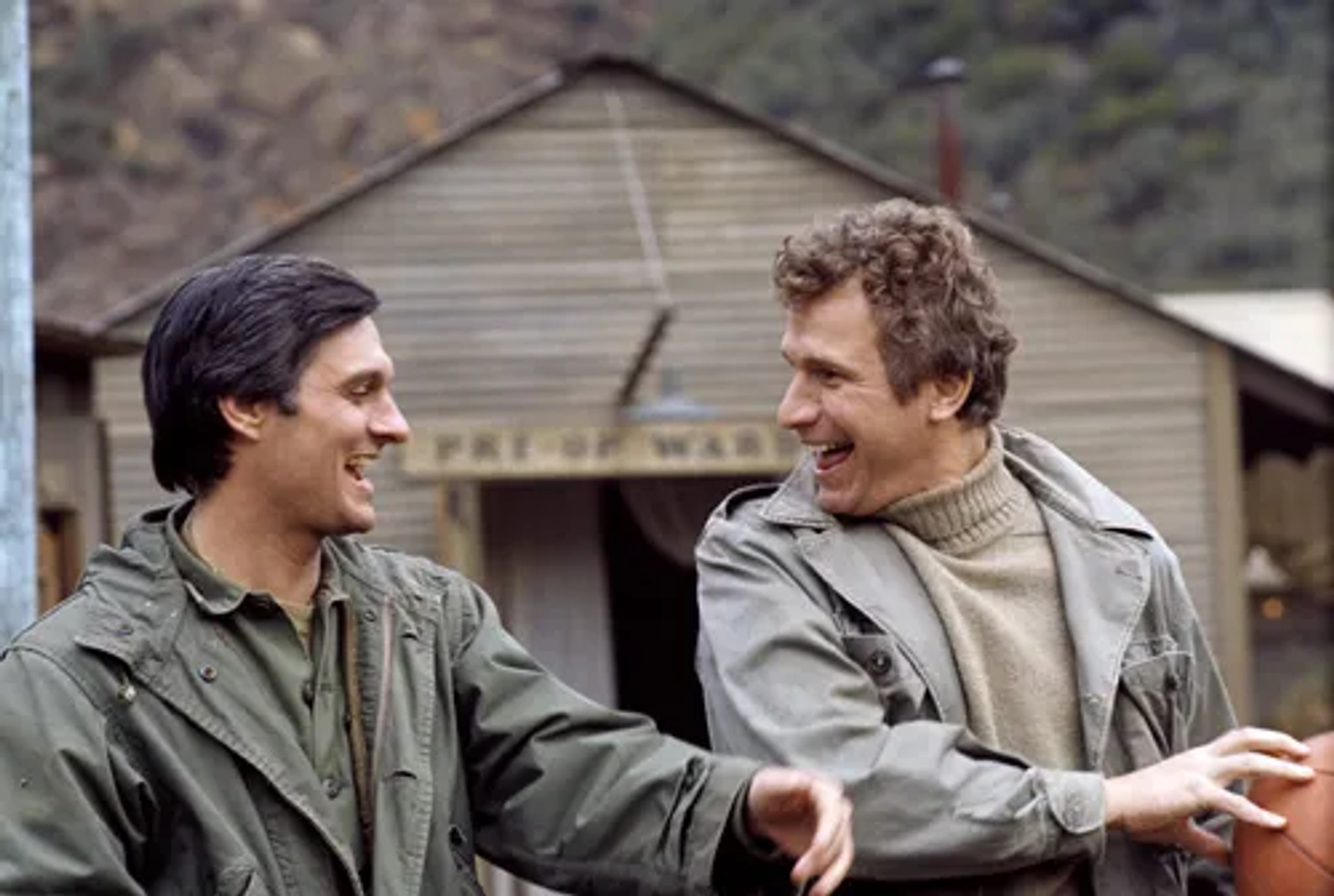 Alan Alda and Wayne Rogers in M*A*S*H (1972)