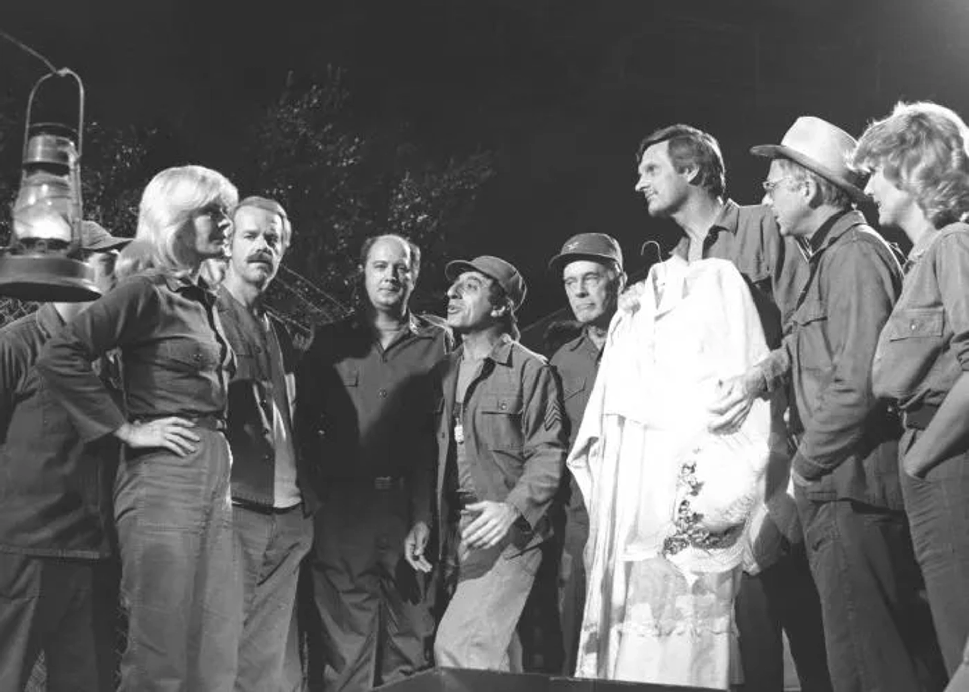 Alan Alda, David Ogden Stiers, William Christopher, Jamie Farr, Mike Farrell, Harry Morgan, and Loretta Swit in M*A*S*H (1972)