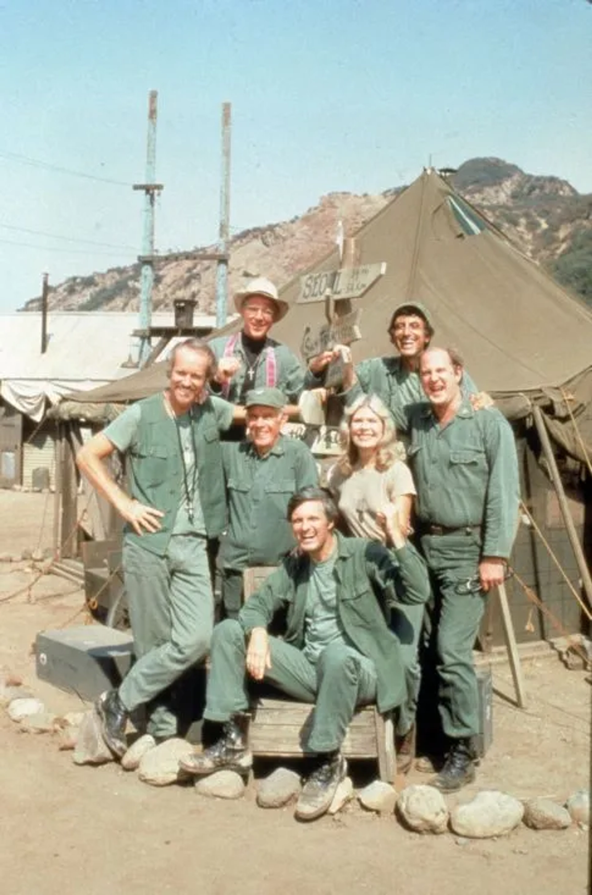 Alan Alda, David Ogden Stiers, William Christopher, Jamie Farr, Mike Farrell, Harry Morgan, and Loretta Swit in M*A*S*H (1972)