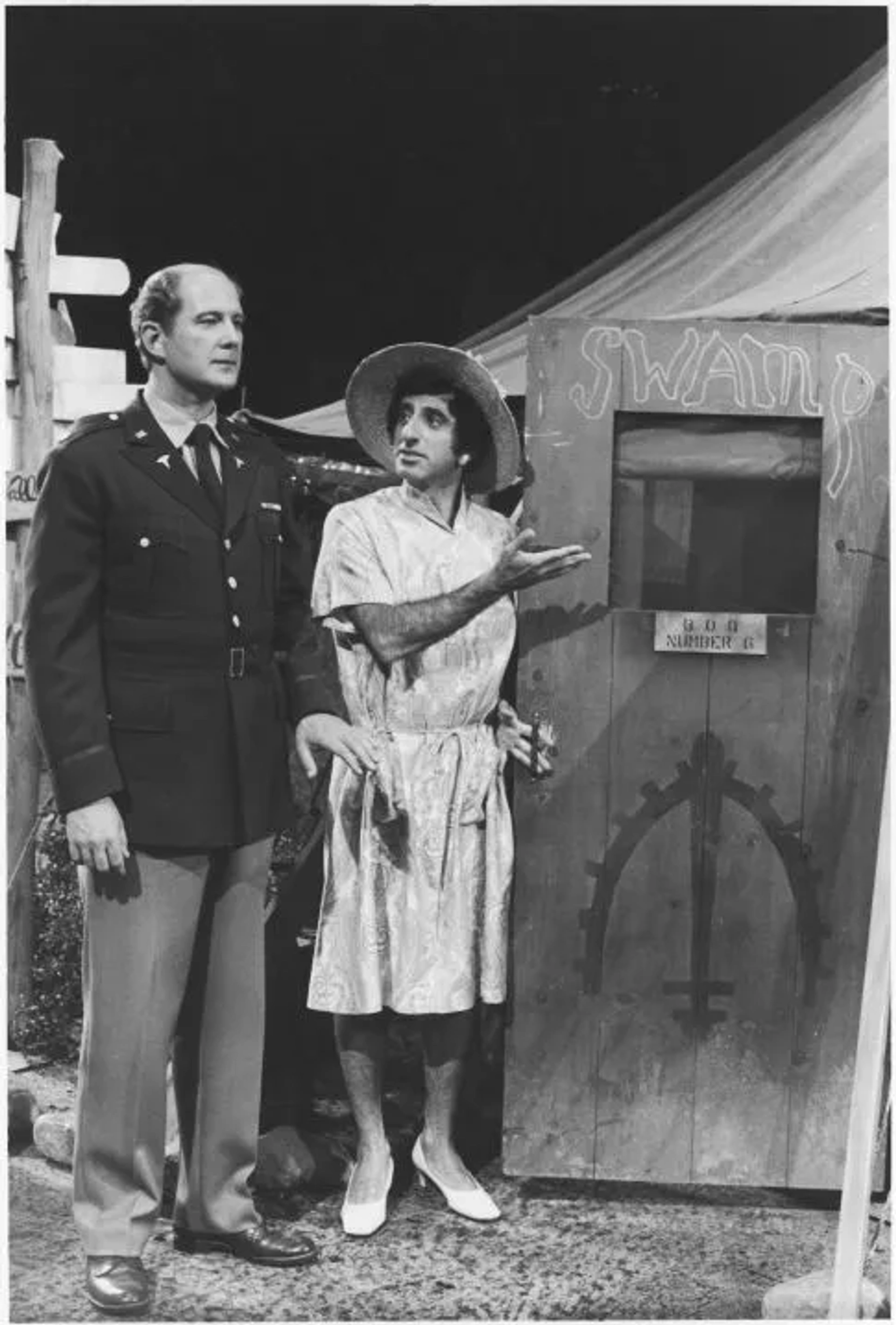 David Ogden Stiers and Jamie Farr in M*A*S*H (1972)