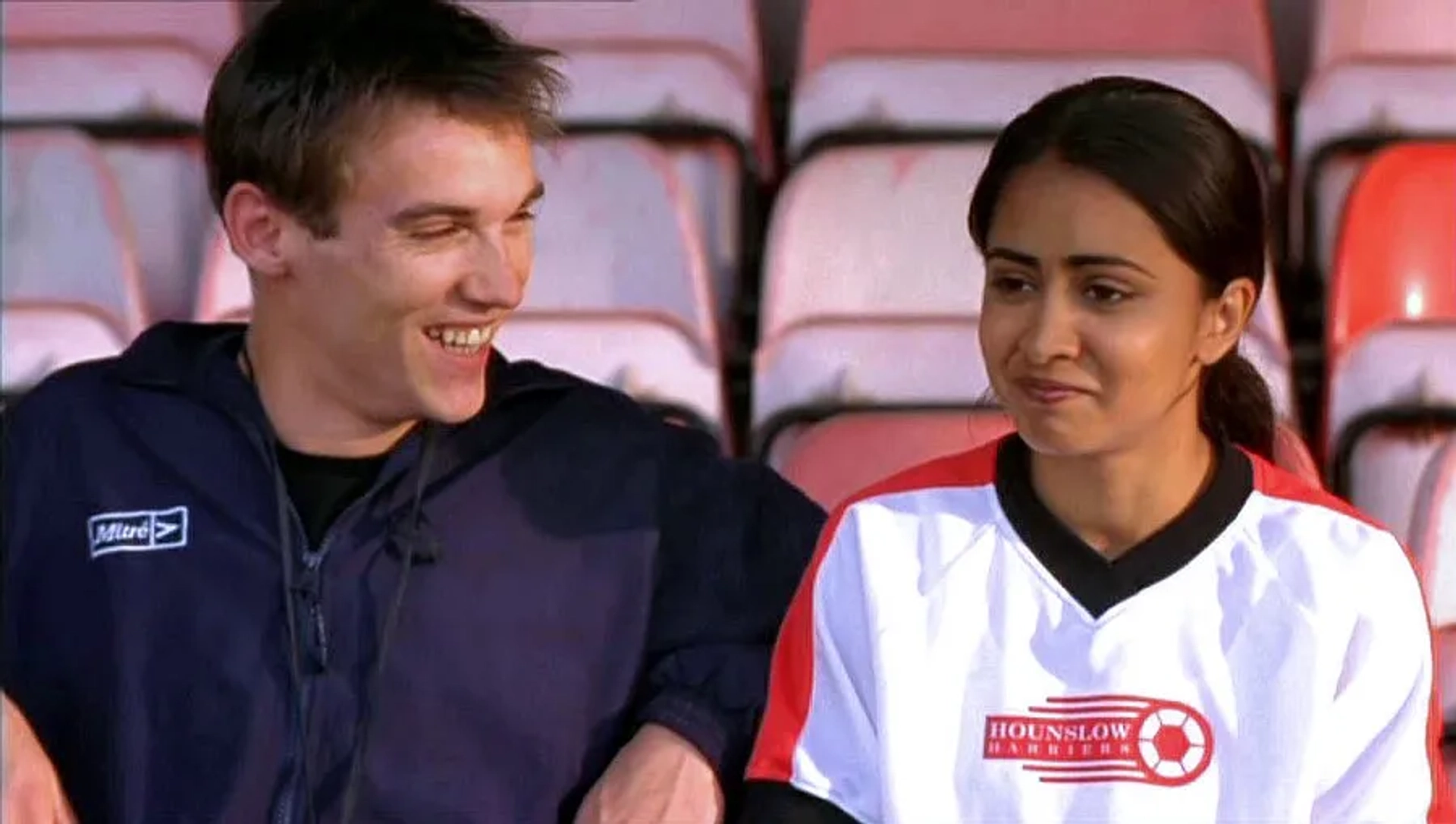 فیلم مثل بکهام شوت بزن (Bend It Like Beckham 2002)
