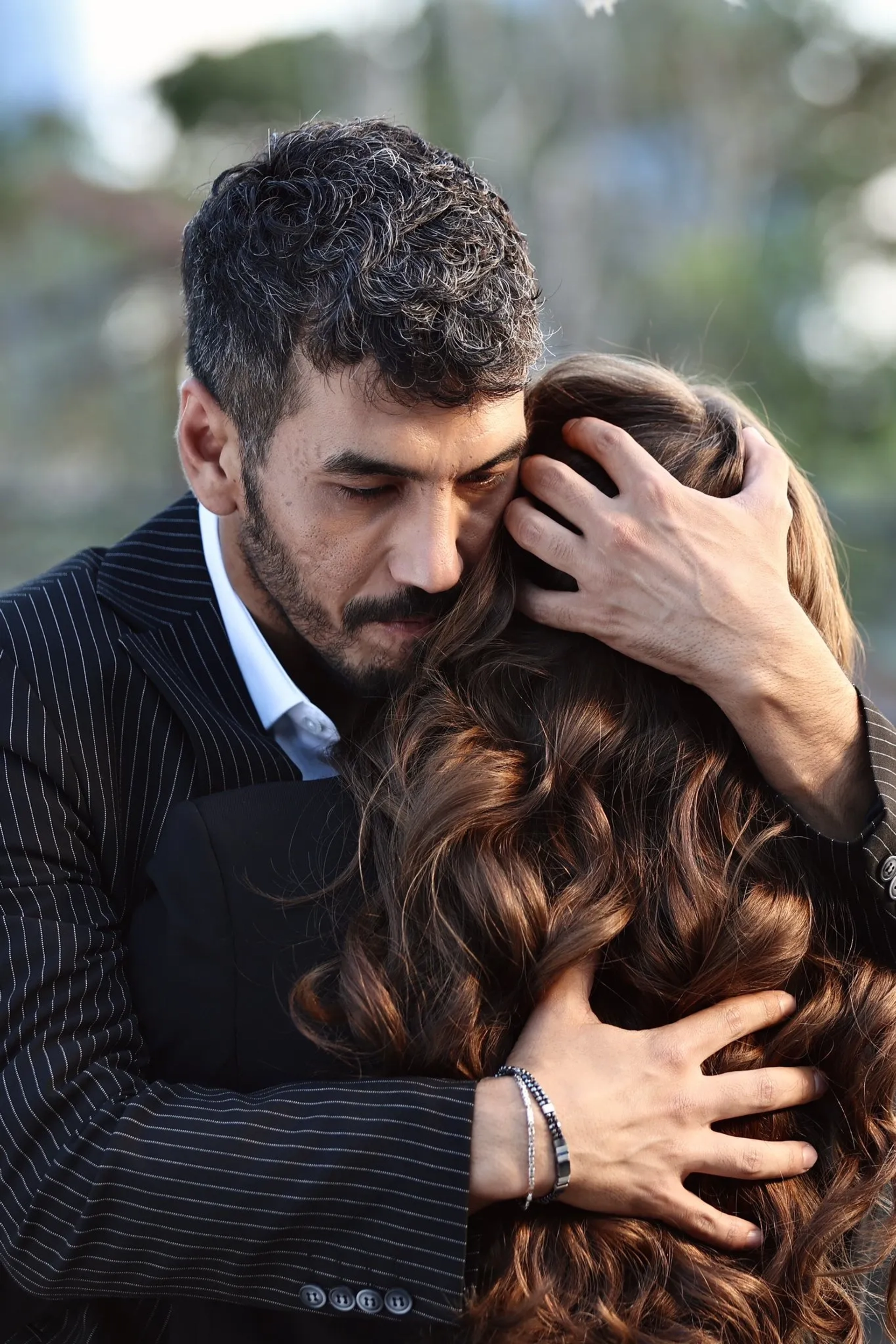 Damla Sönmez and Mert Dogan in Kötü Kan (2024)