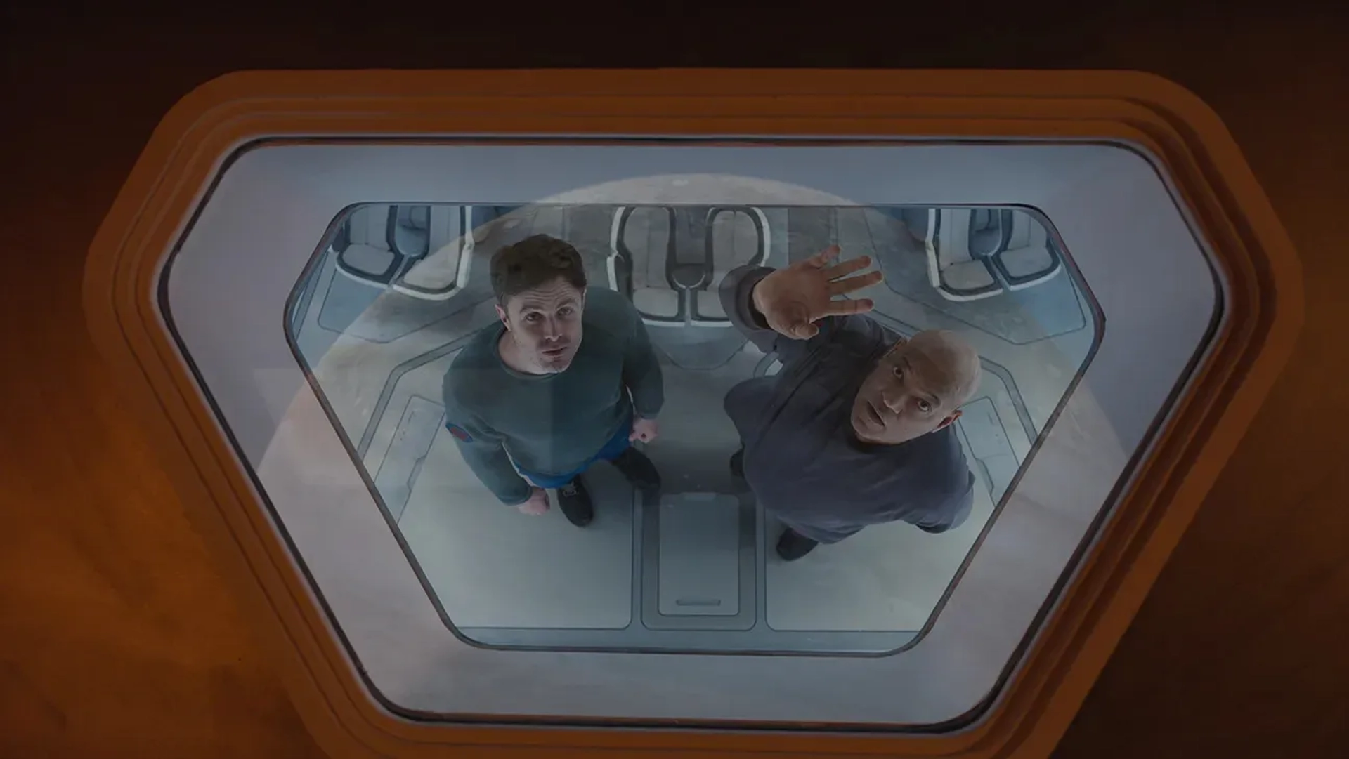 Laurence Fishburne and Casey Affleck in Slingshot (2024)