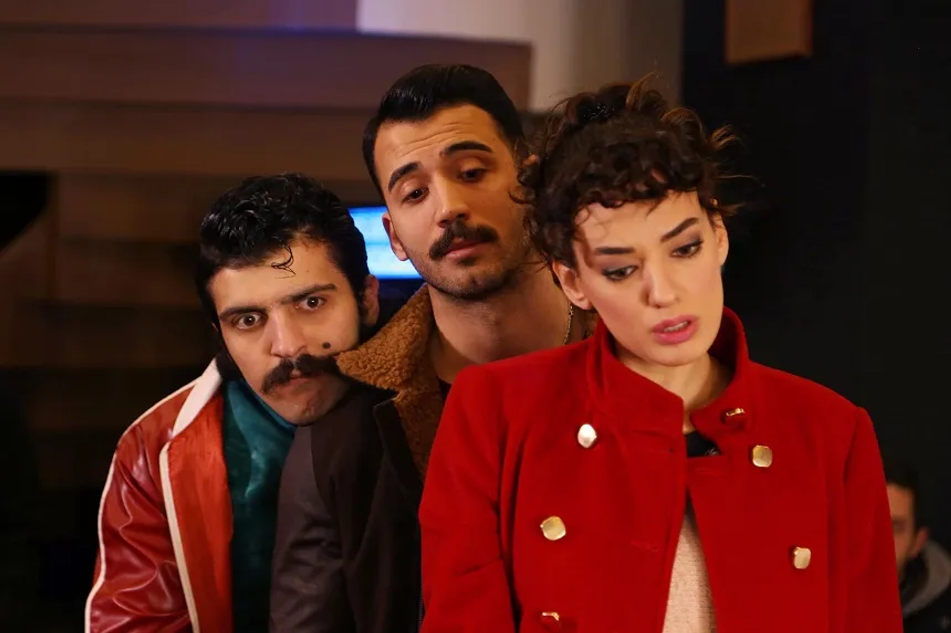 Seda Bakan, Cemil Sahin, and Kadir Polatçi in Kardes Payi (2014)