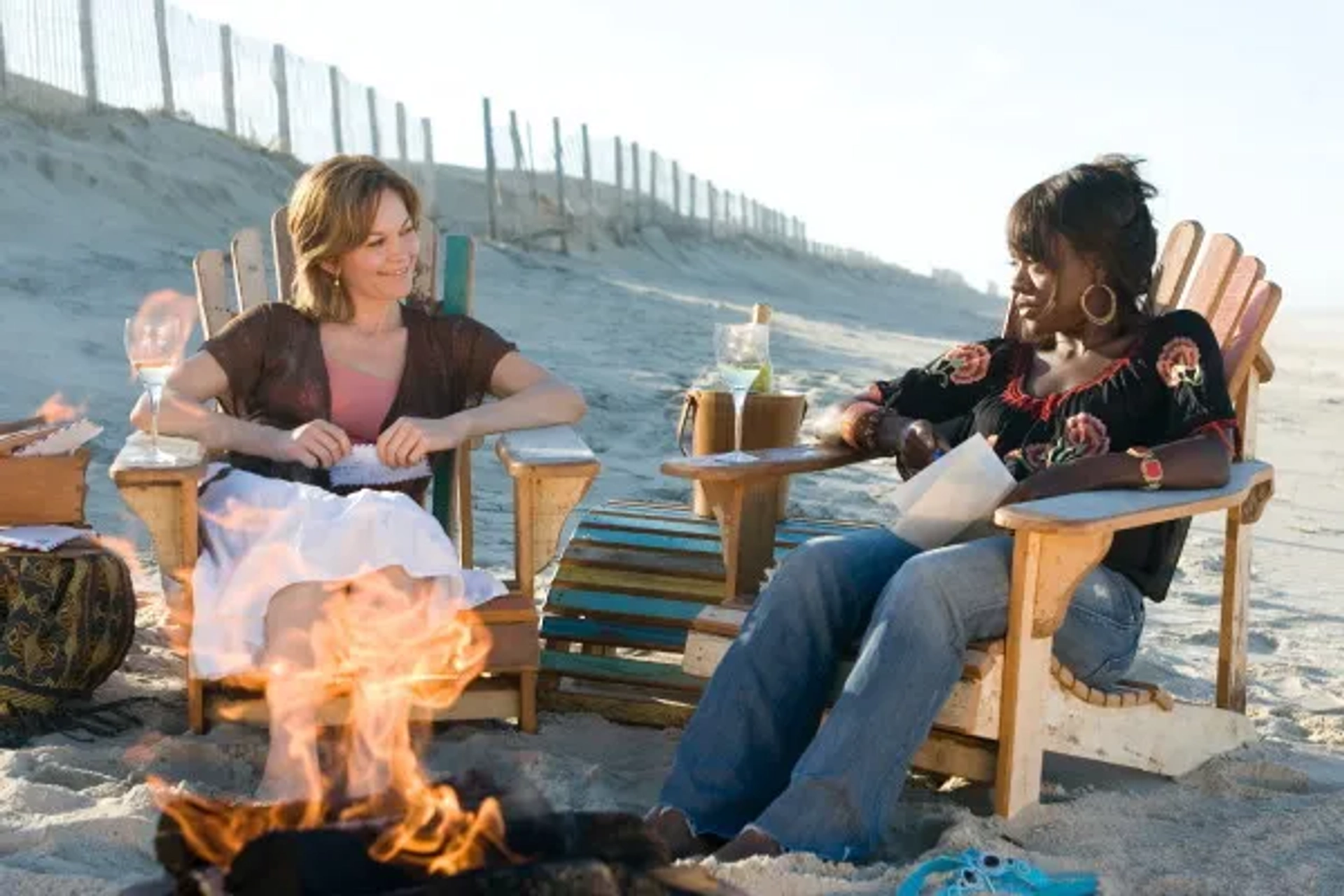 Diane Lane and Viola Davis in Nights in Rodanthe (2008)