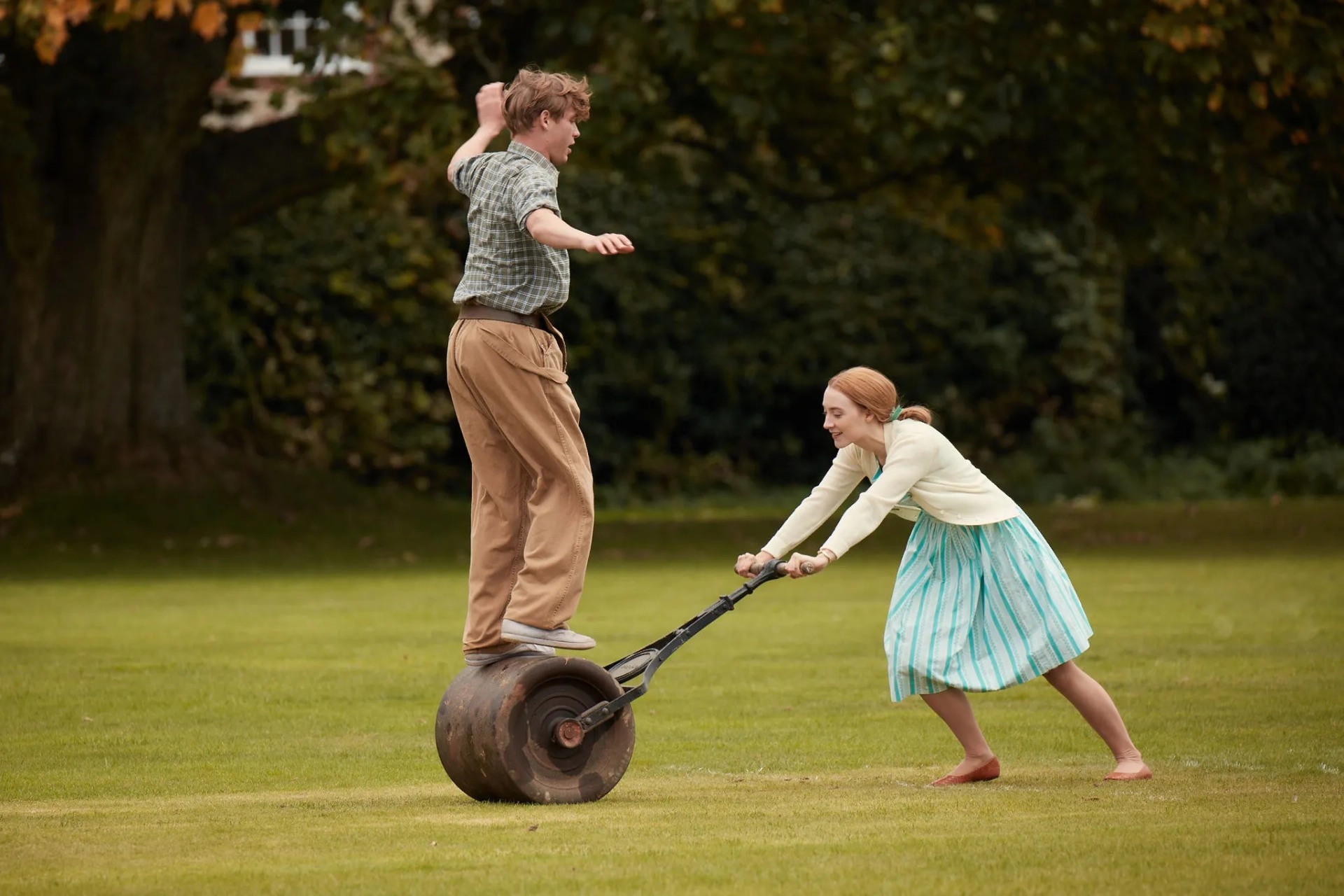 Saoirse Ronan and Billy Howle in On Chesil Beach (2017)