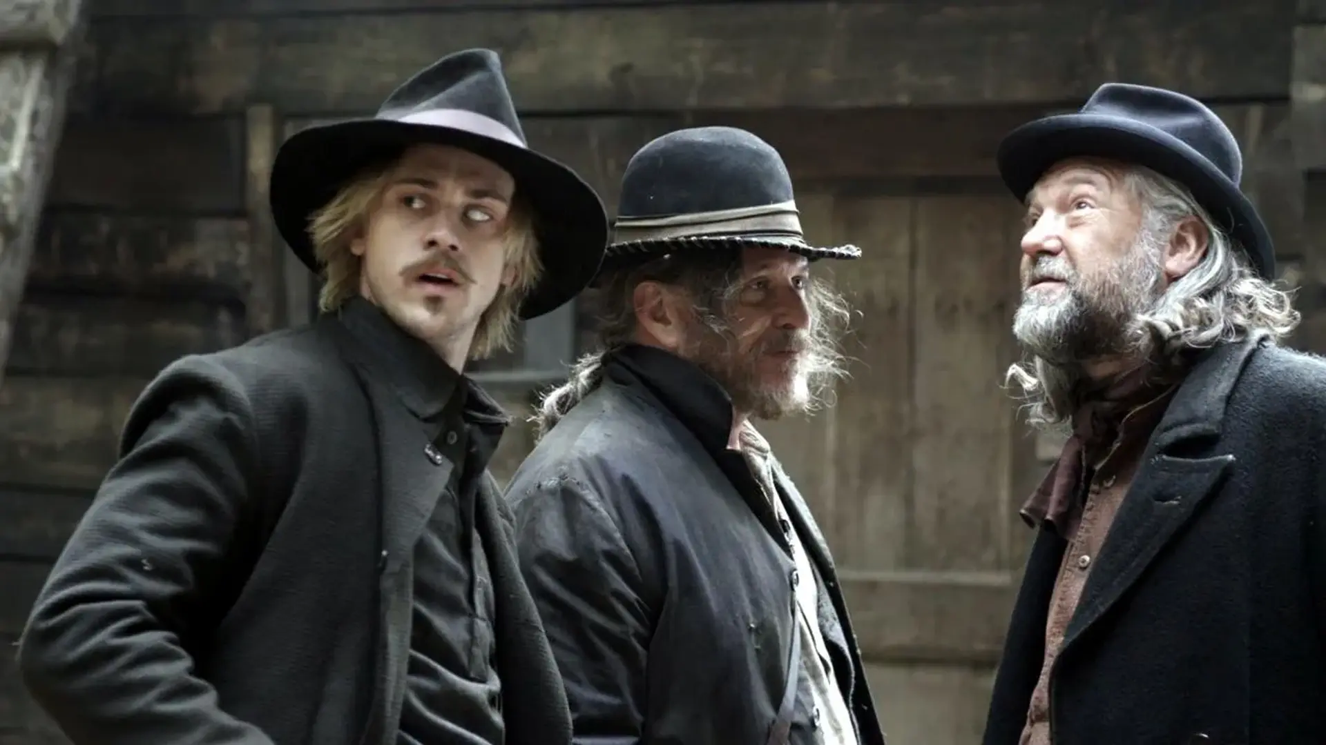 سریال خانواده هتفیلد و مک کوی (Hatfields & McCoys 2012)