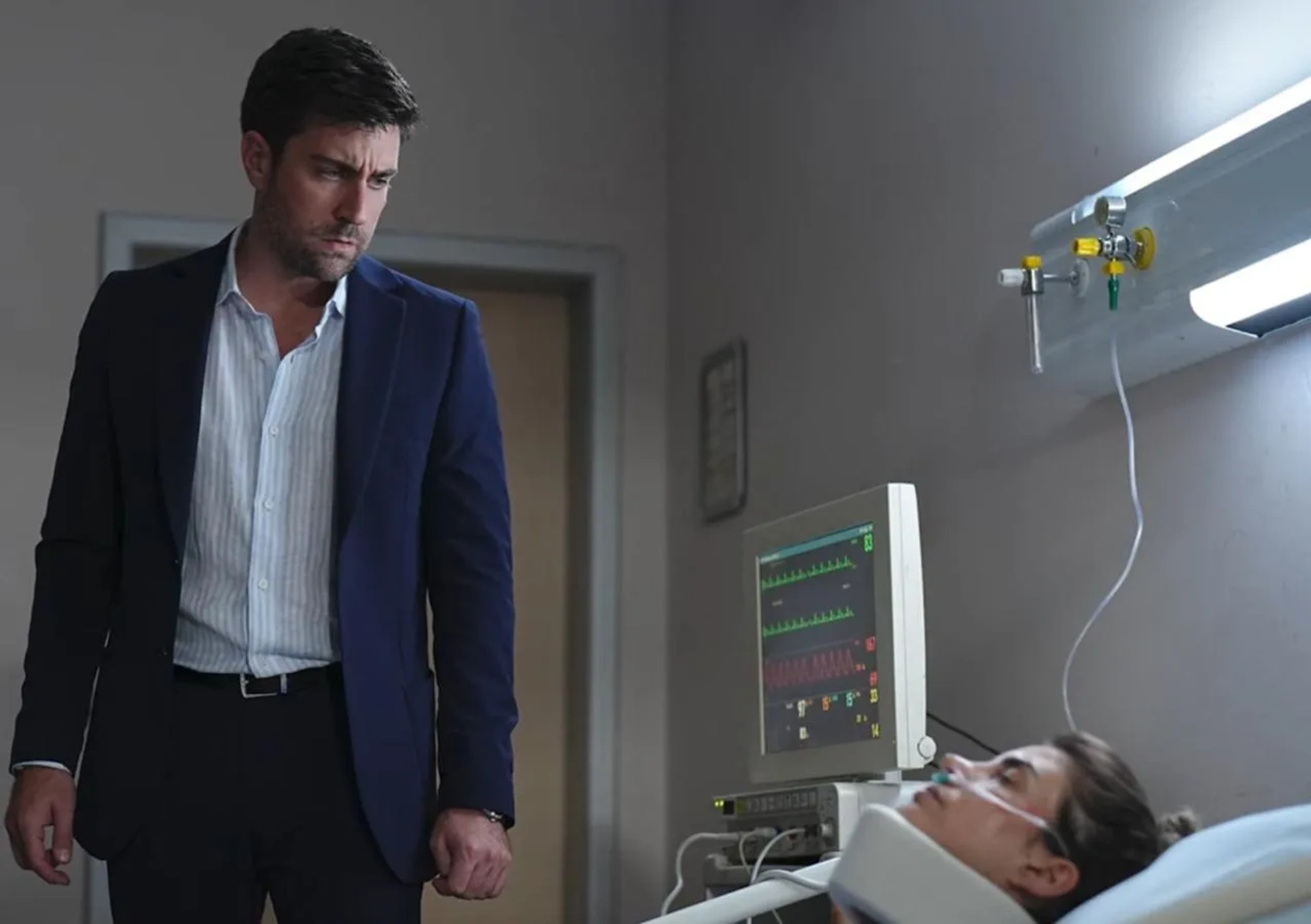 Deniz Baysal and Caglar Ertugrul in Kalpazan (2024)