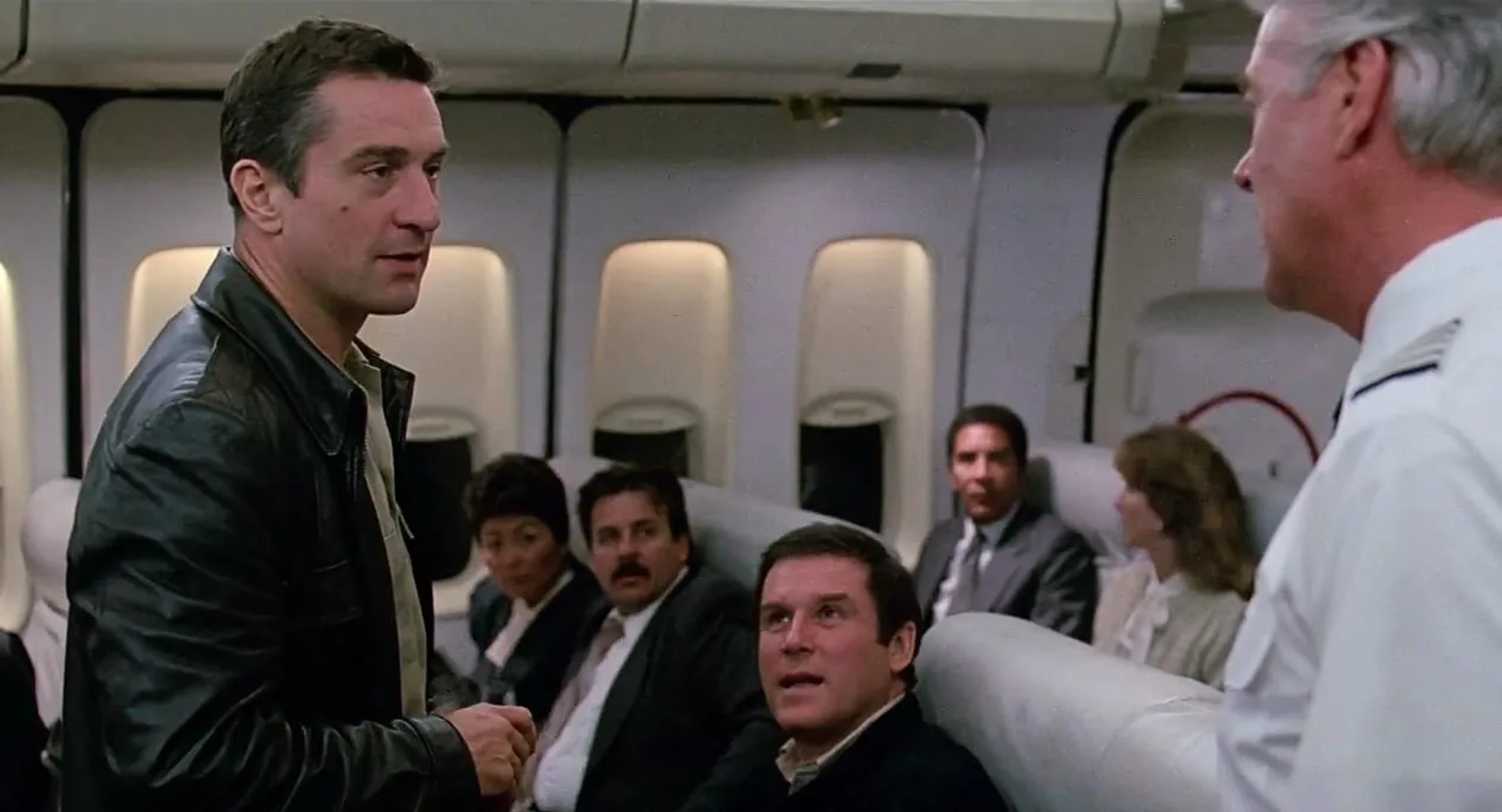 Robert De Niro, Charles Grodin, and Lou Felder in Midnight Run (1988)