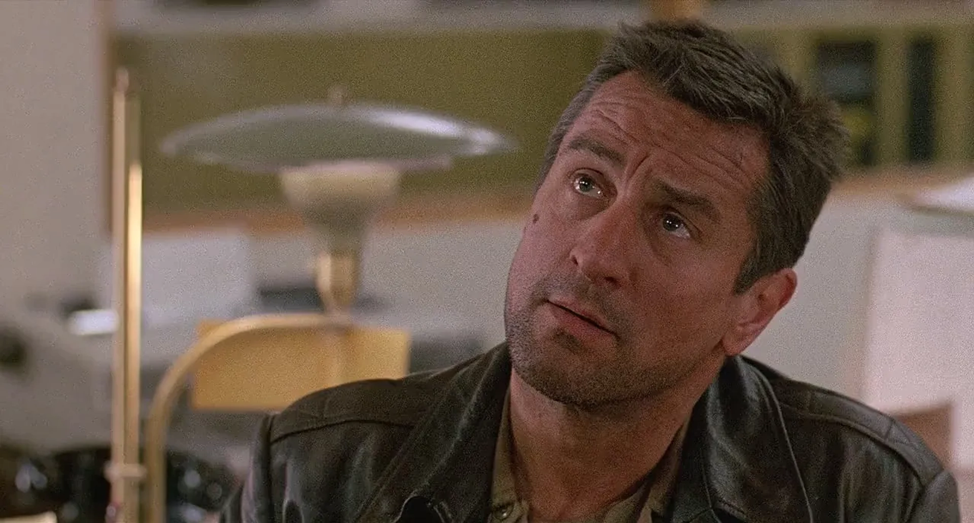 Robert De Niro in Midnight Run (1988)