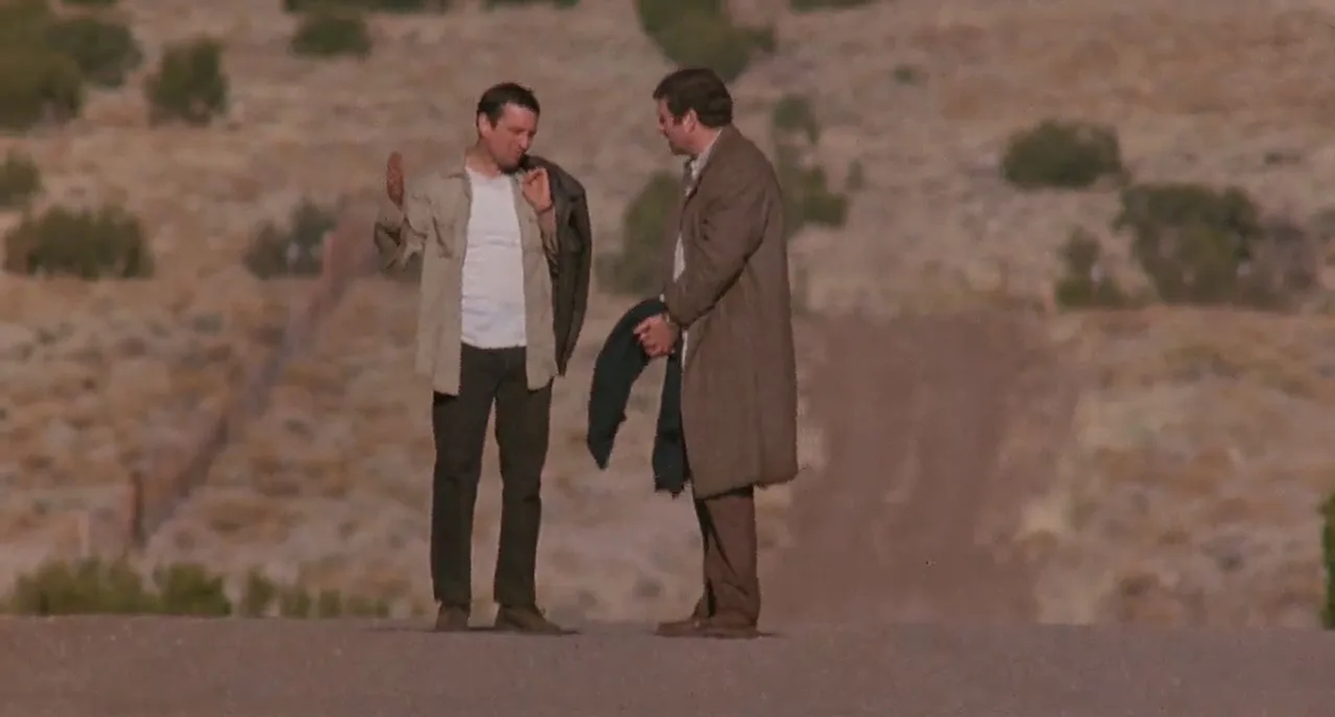 Robert De Niro and Charles Grodin in Midnight Run (1988)