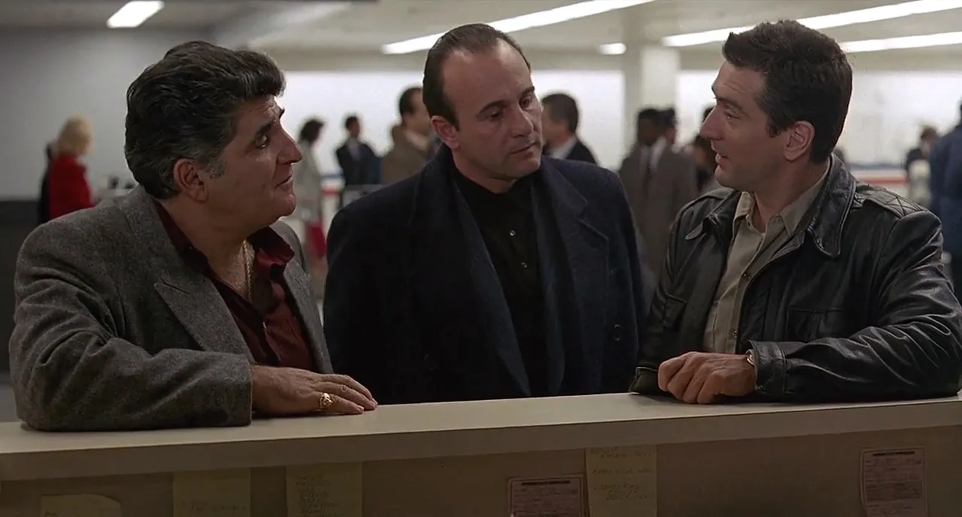 Robert De Niro, Richard Foronjy, and Robert Miranda in Midnight Run (1988)