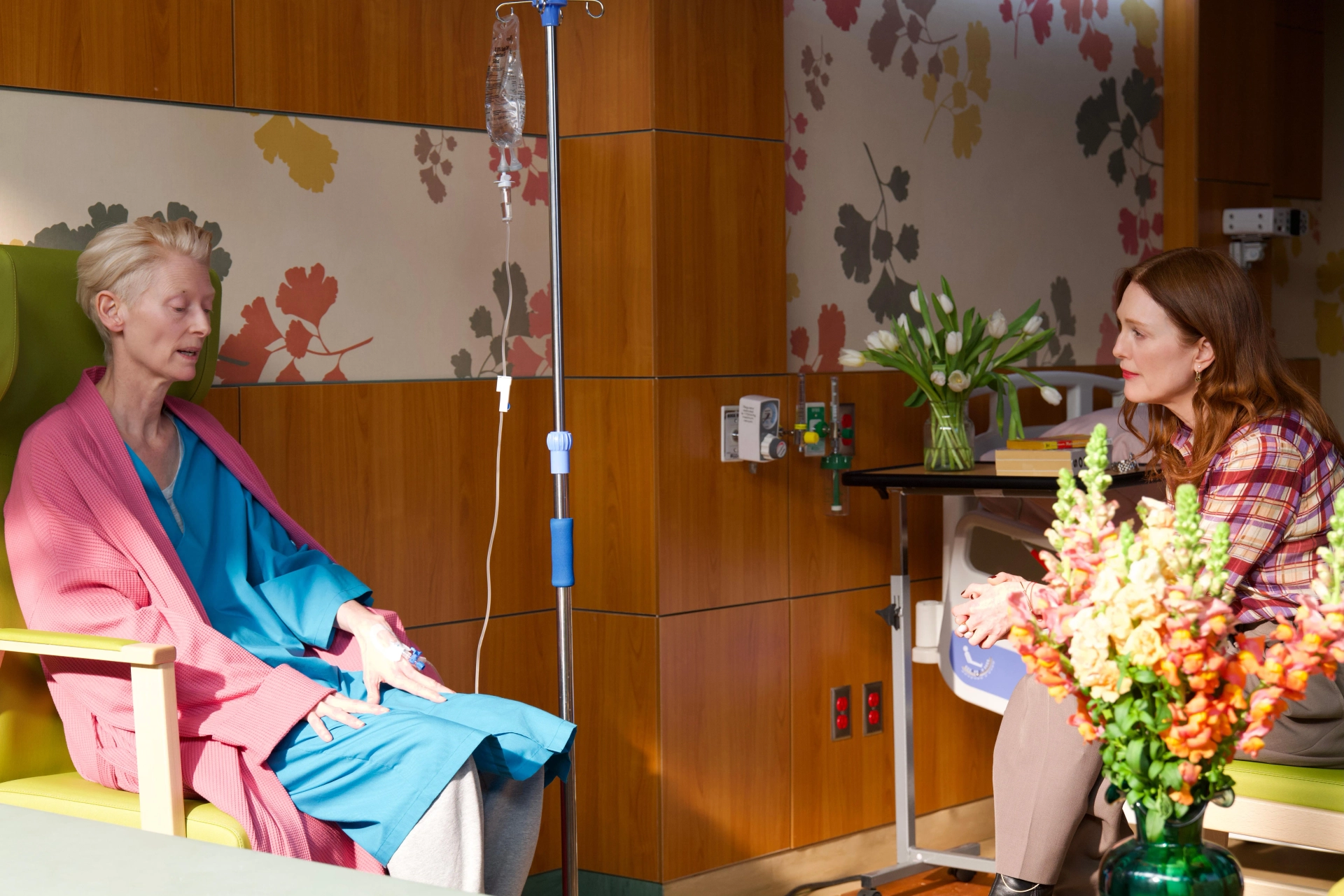 Julianne Moore and Tilda Swinton in The Room Next Door (2024)