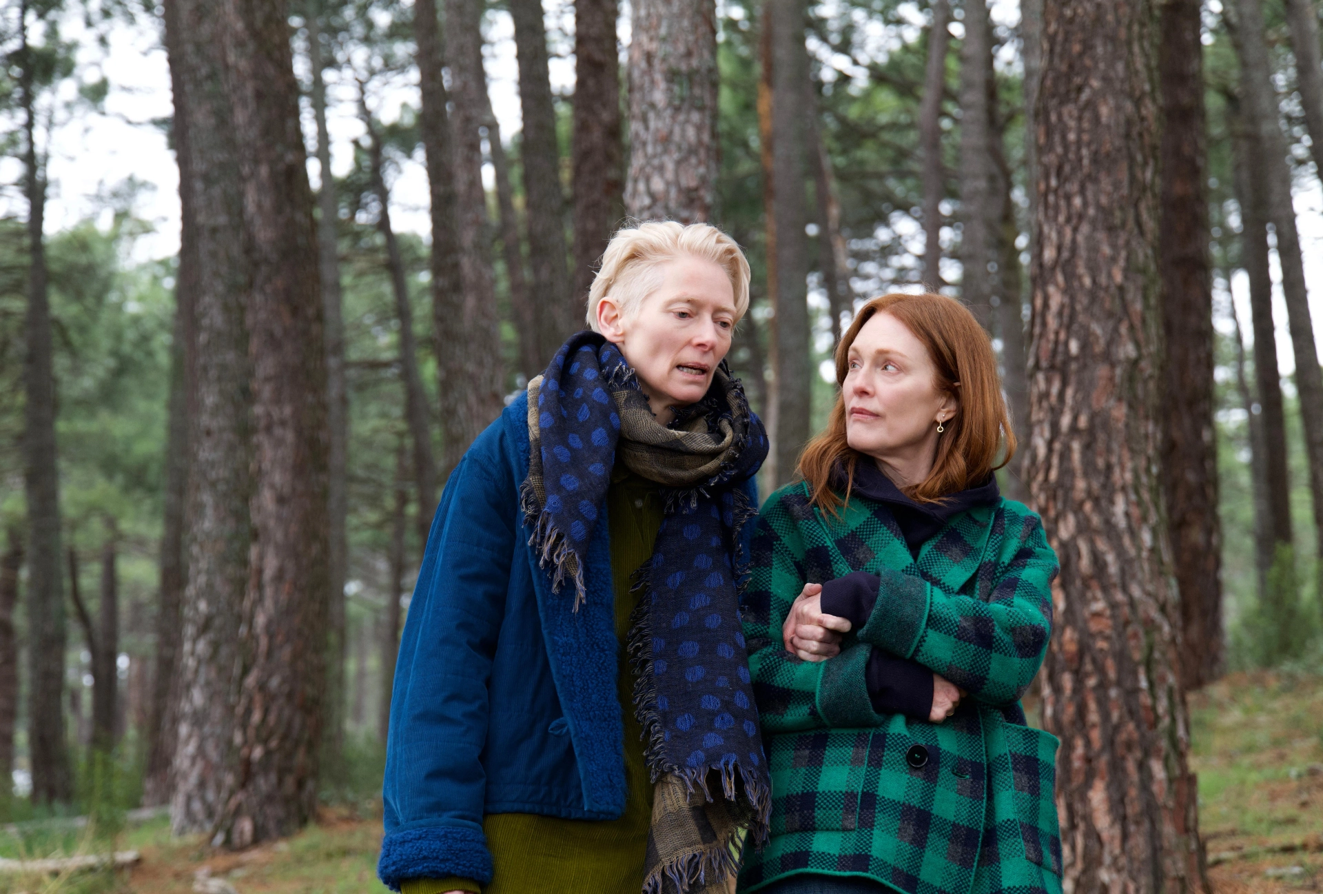 Julianne Moore and Tilda Swinton in The Room Next Door (2024)