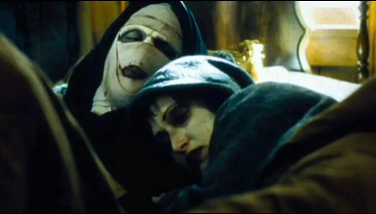 Jonathan Flanigan and Beverly Hynds in Shadows of the Dead (2004)