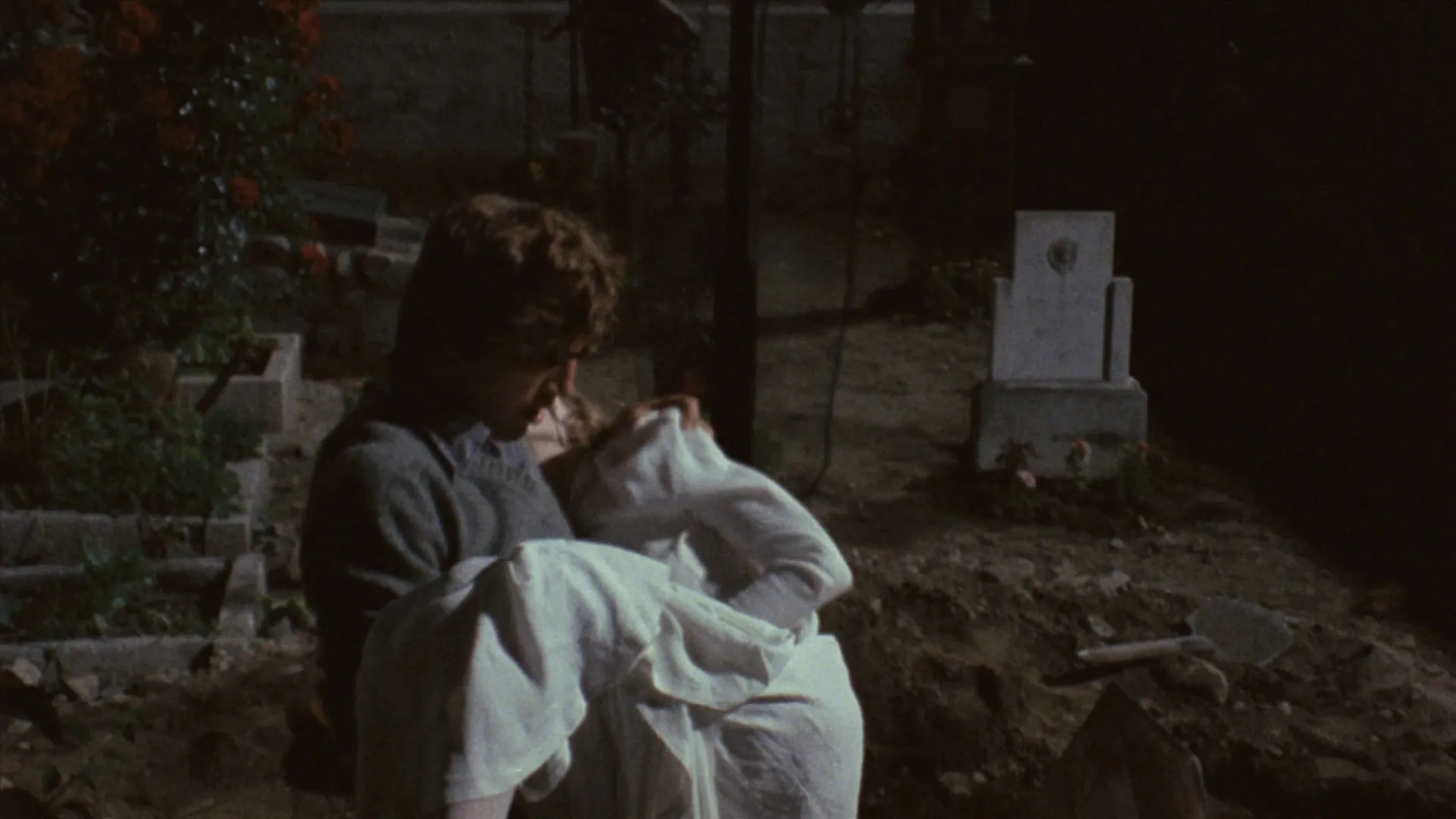 Kieran Canter and Cinzia Monreale in Beyond the Darkness (1979)