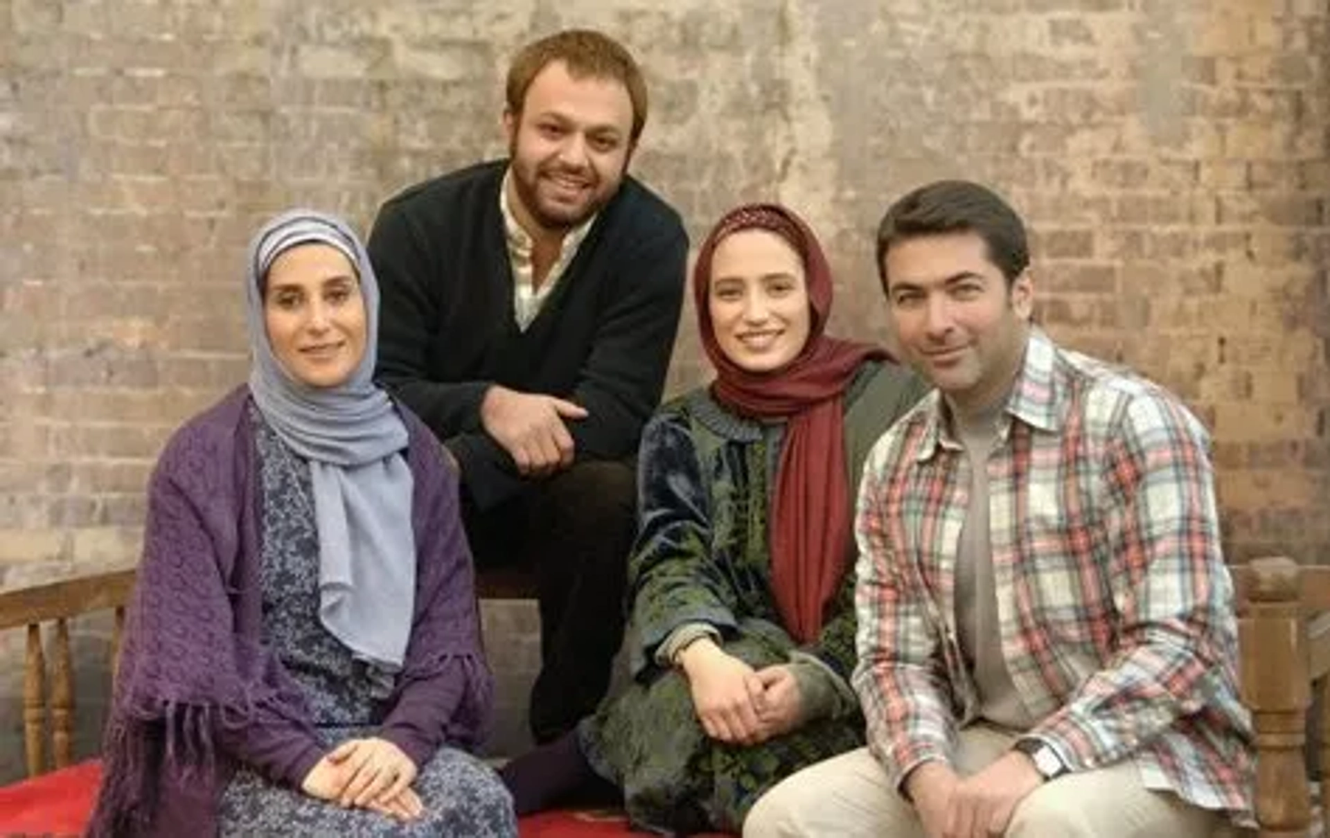 فیلم اینجا بدون من (1389)