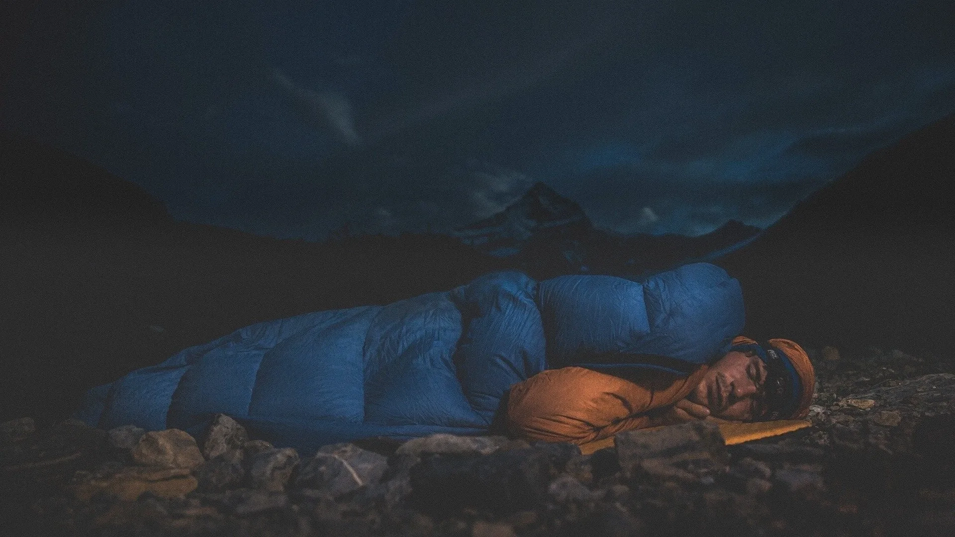 مستند آلپ نورد	(The Alpinist 2021)