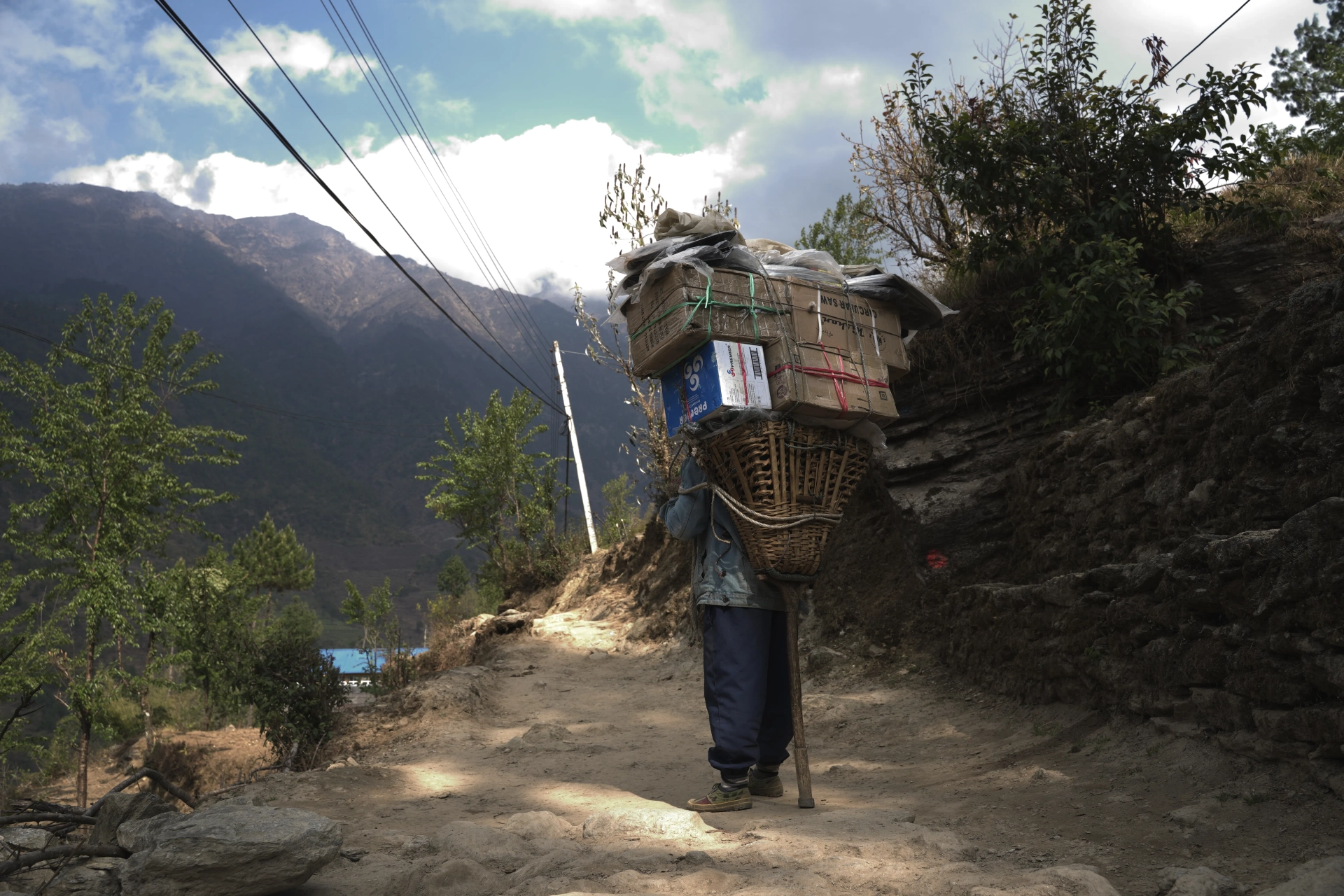 The Porter: The Untold Story at Everest (2020)