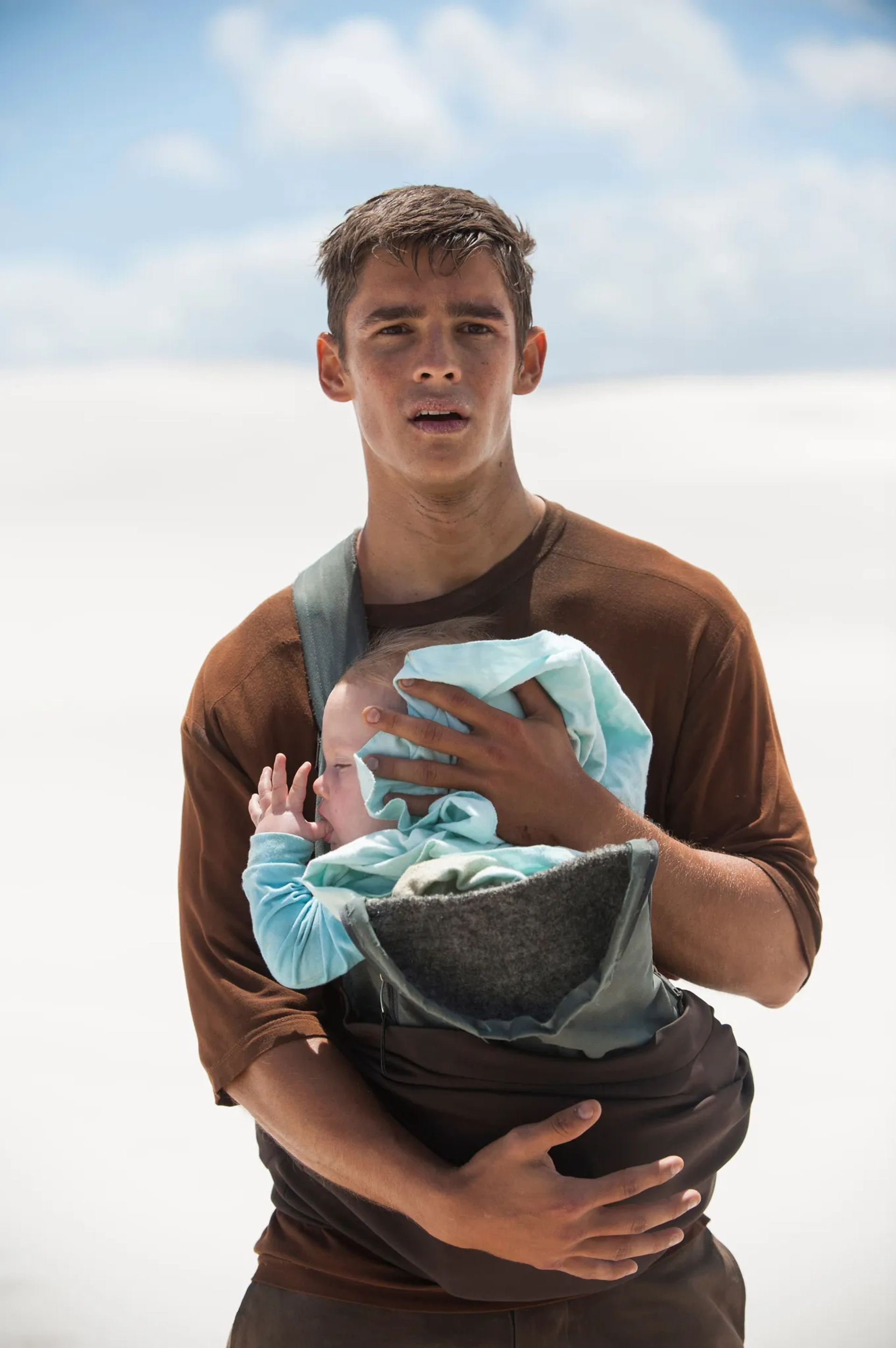 Brenton Thwaites and Alexander Jillings in The Giver (2014)