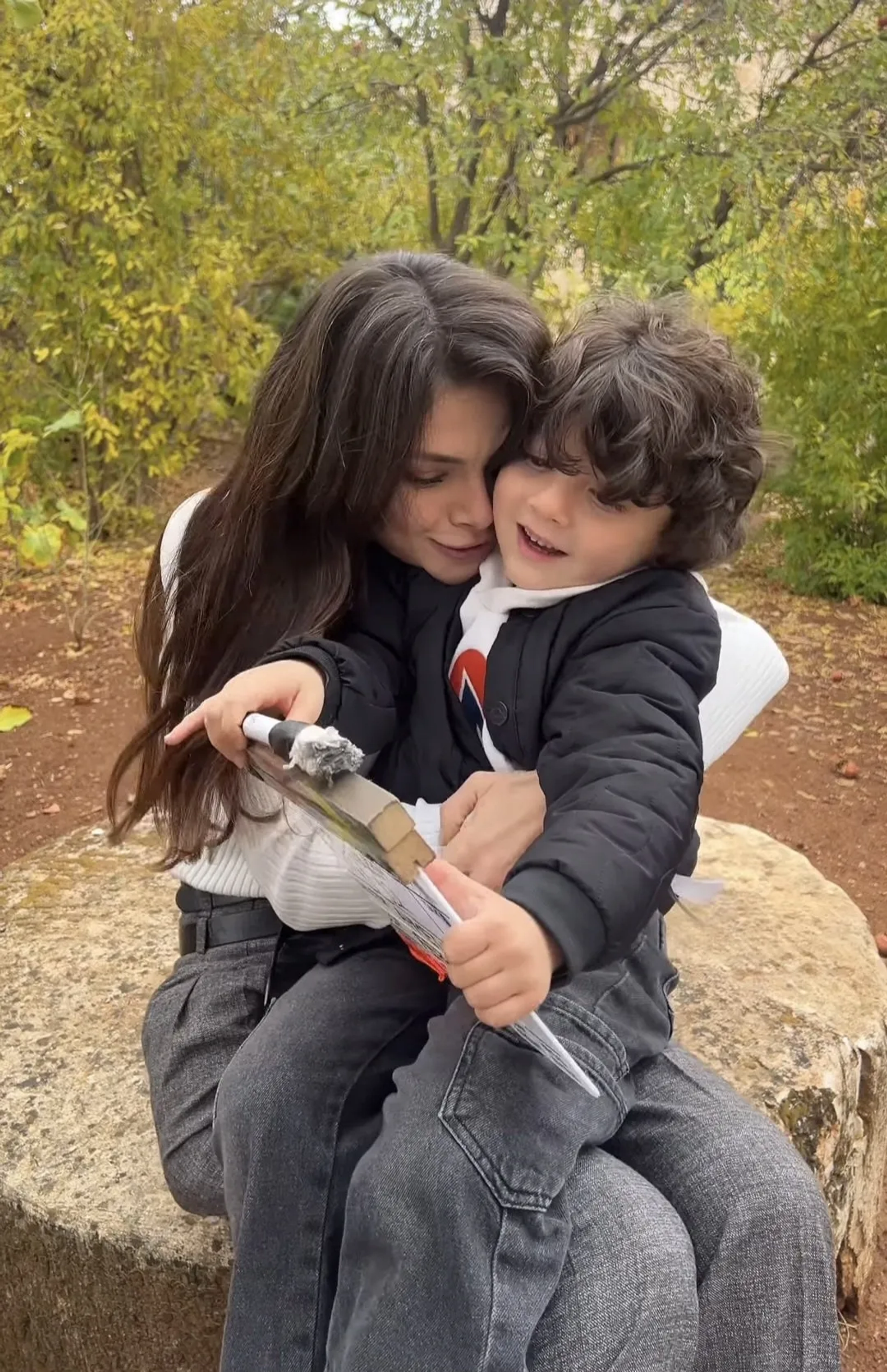 Kuzey Gezer and Sinem Ünsal in Uzak Sehir (2024)