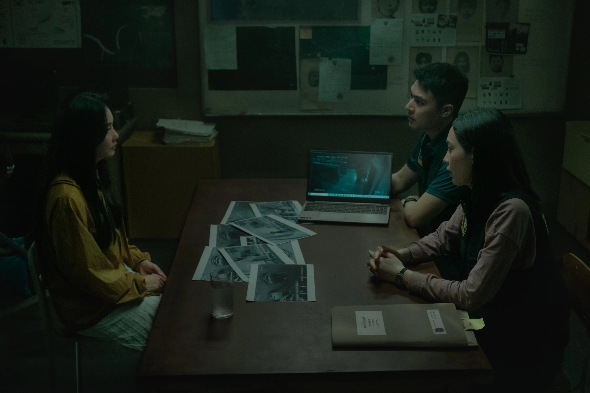 Pitchapa Phanthumchinda, Pariit Thimthong, and Woranuch BhiromBhakdi in Don't Come Home (2024)