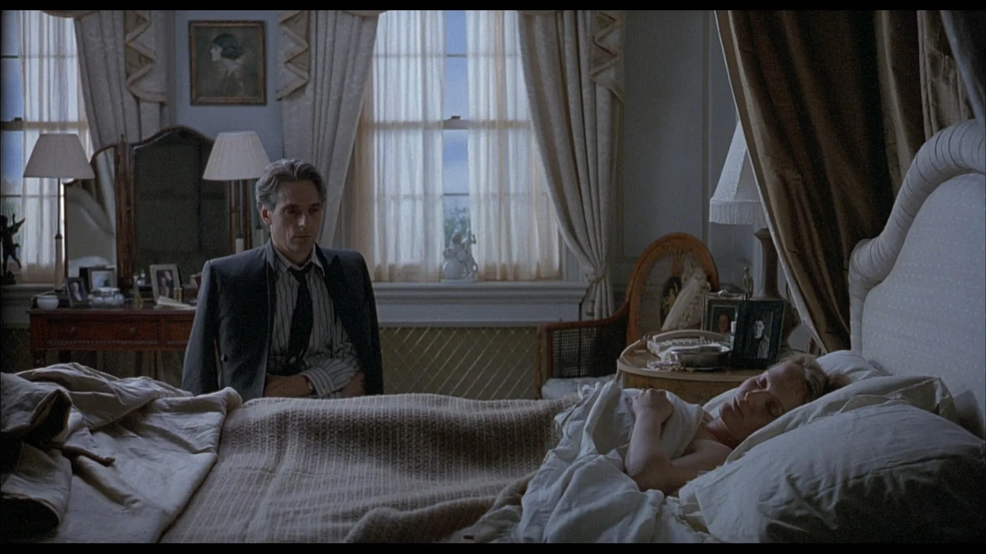 Jeremy Irons and Miranda Richardson in Damage (1992)