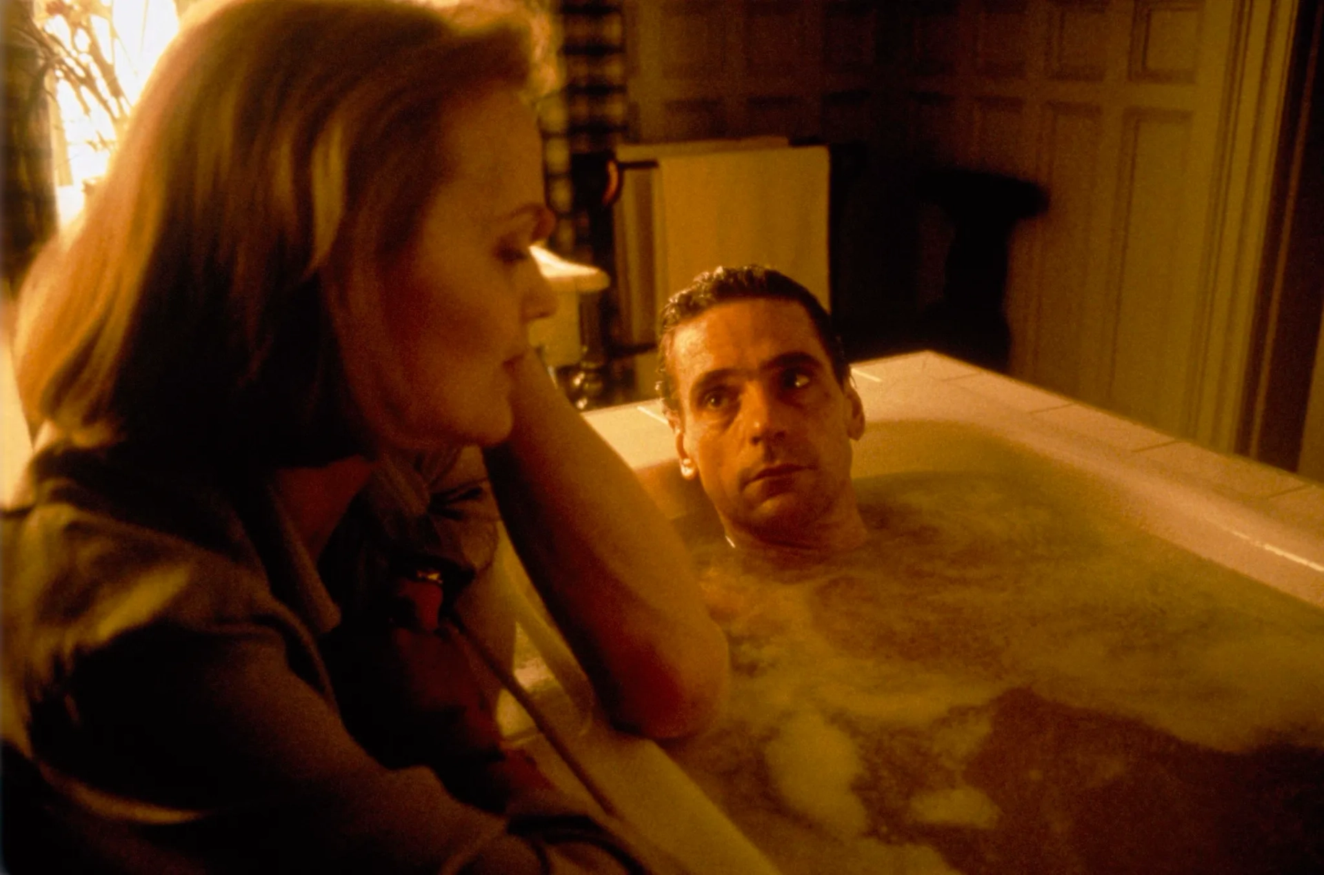 Jeremy Irons and Miranda Richardson in Damage (1992)