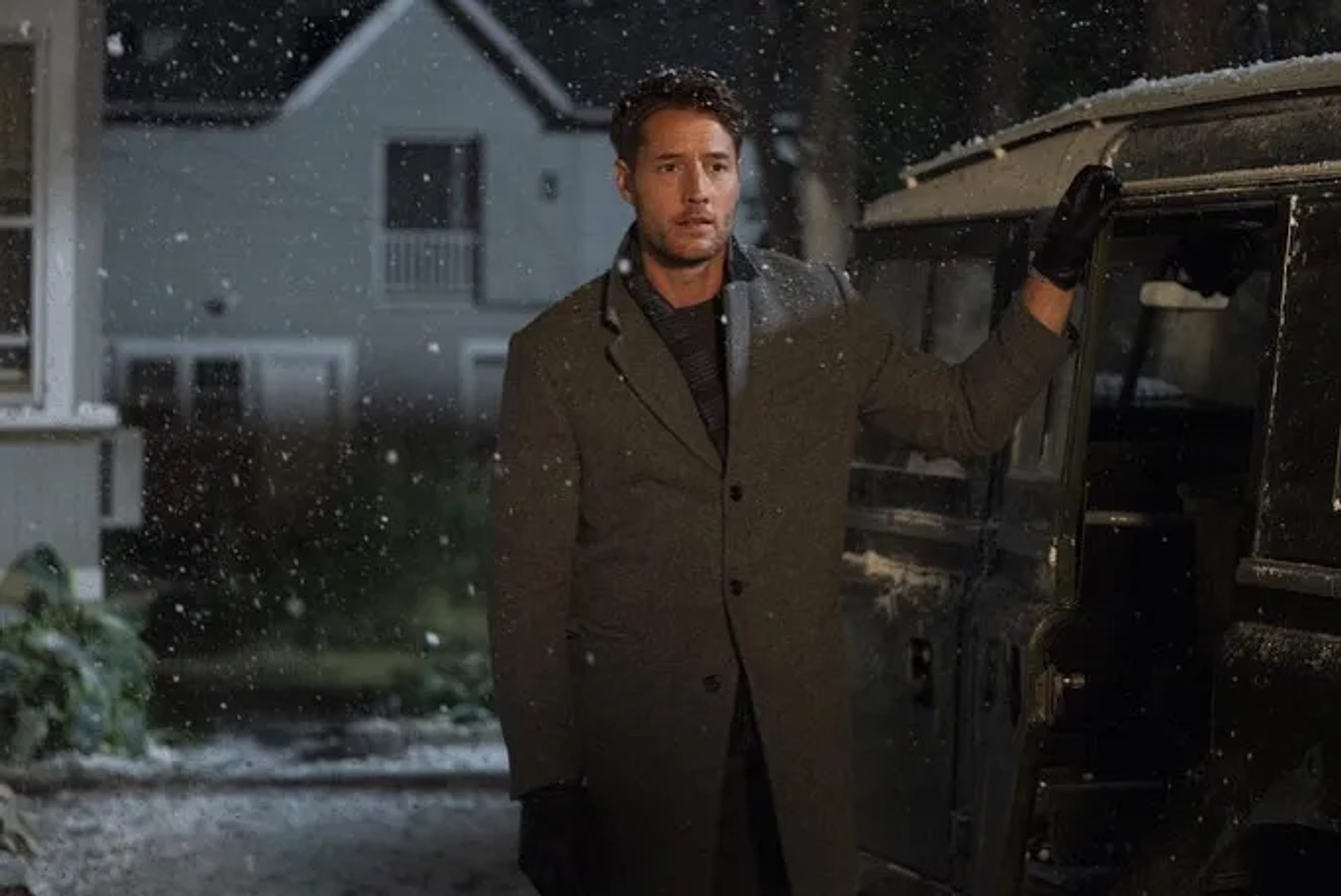 Justin Hartley in The Noel Diary (2022)