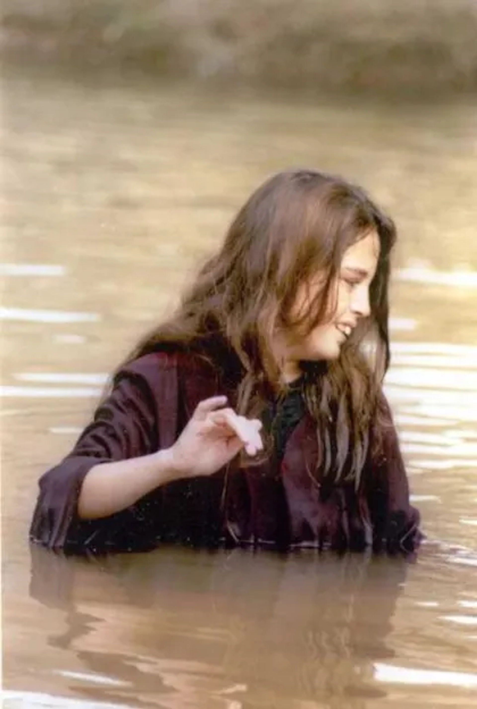 Avaz Latif in Turtles Can Fly (2004)