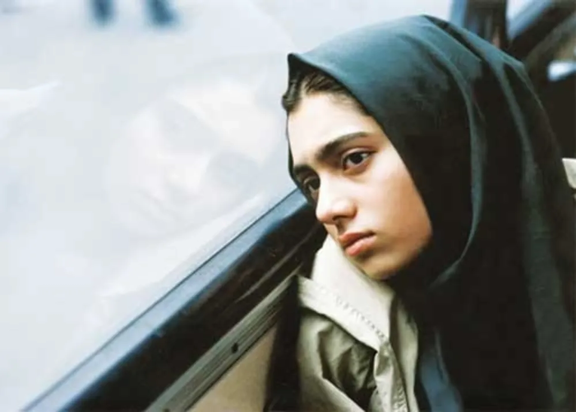 Pegah Ahangarani in The Girl in the Sneakers (1999)