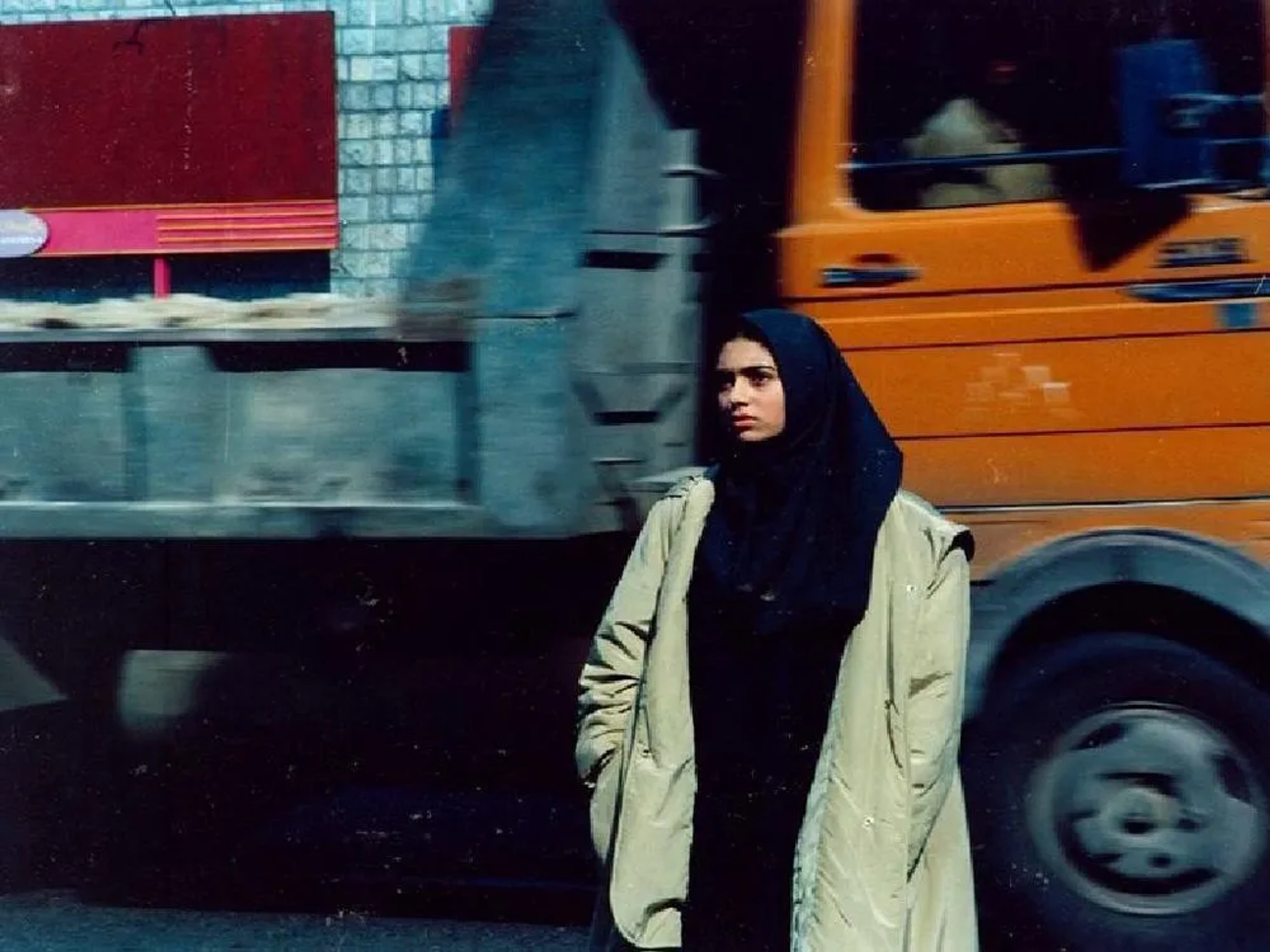 Pegah Ahangarani in The Girl in the Sneakers (1999)