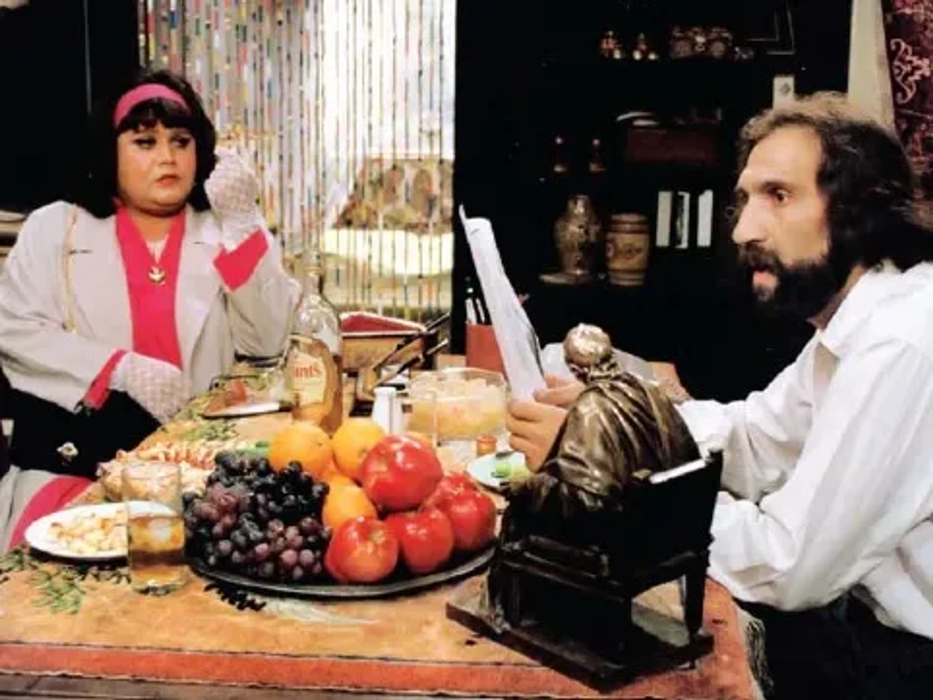 Akbar Abdi and Davood Mir-Bagheri in Snowman (1995)