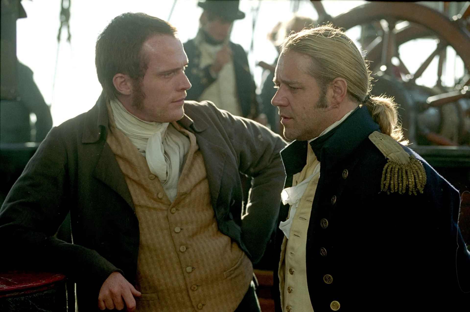 Russell Crowe and Paul Bettany in Master and Commander: The Far Side of the World (2003)